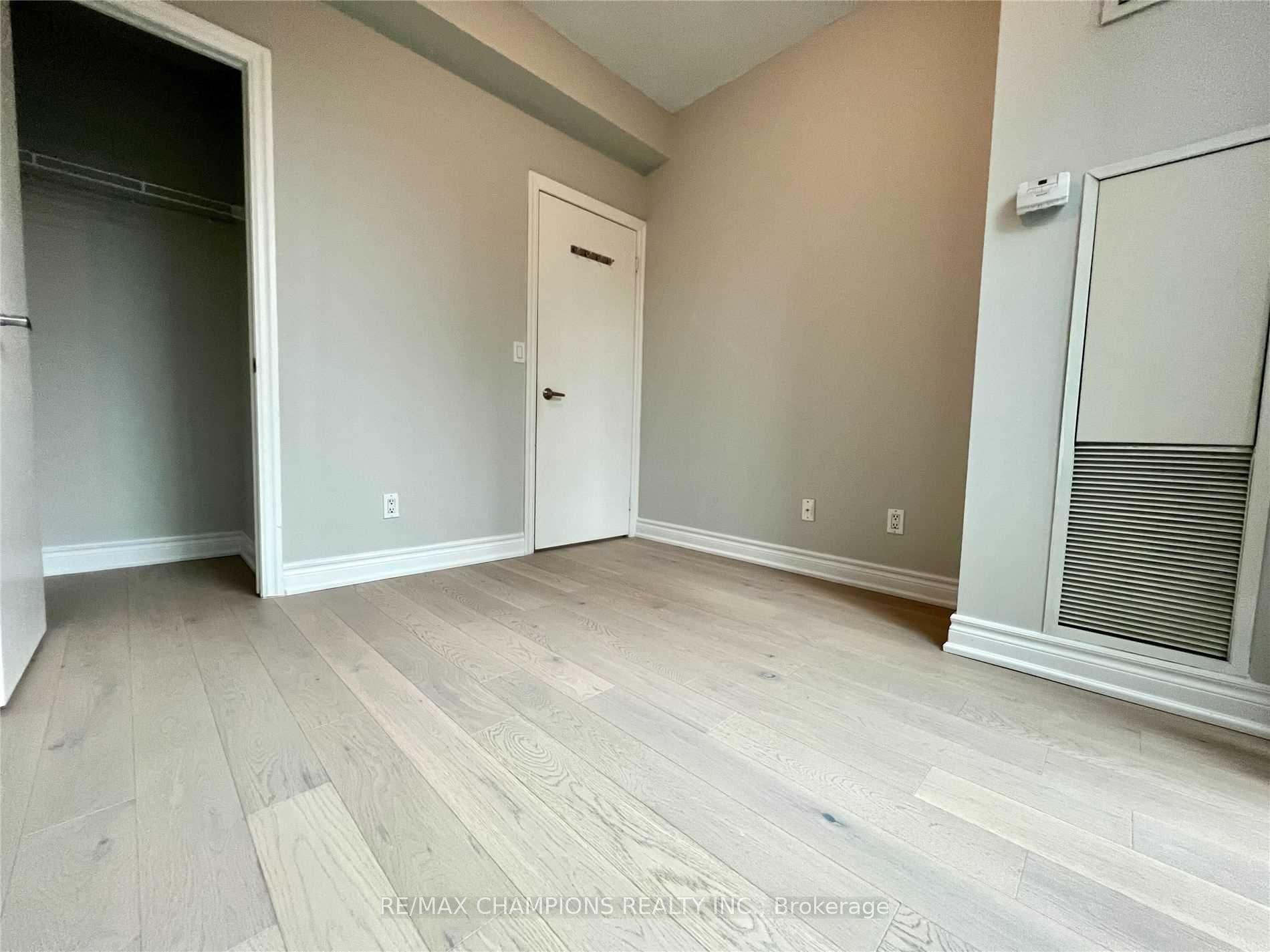 Photo 16 of Unit 402, 12 Yonge Street E, Toronto, Waterfront Communities — HOMEH