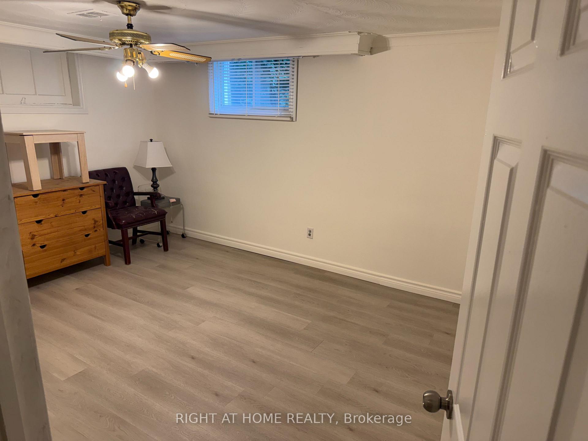 Photo 3 of 24 Morgan Avenue, Markham, Thornhill — HOMEH