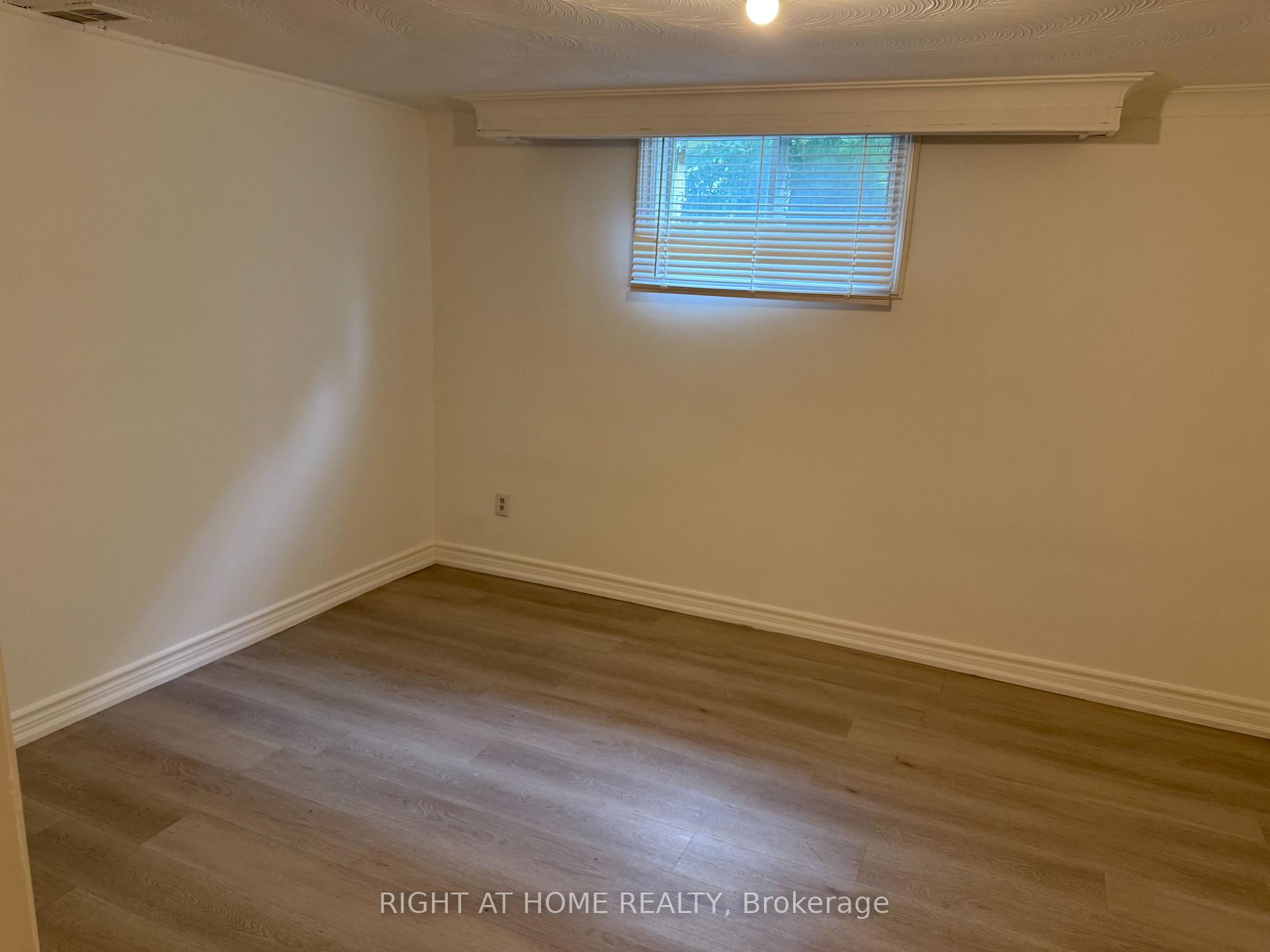 Photo 6 of 24 Morgan Avenue, Markham, Thornhill — HOMEH