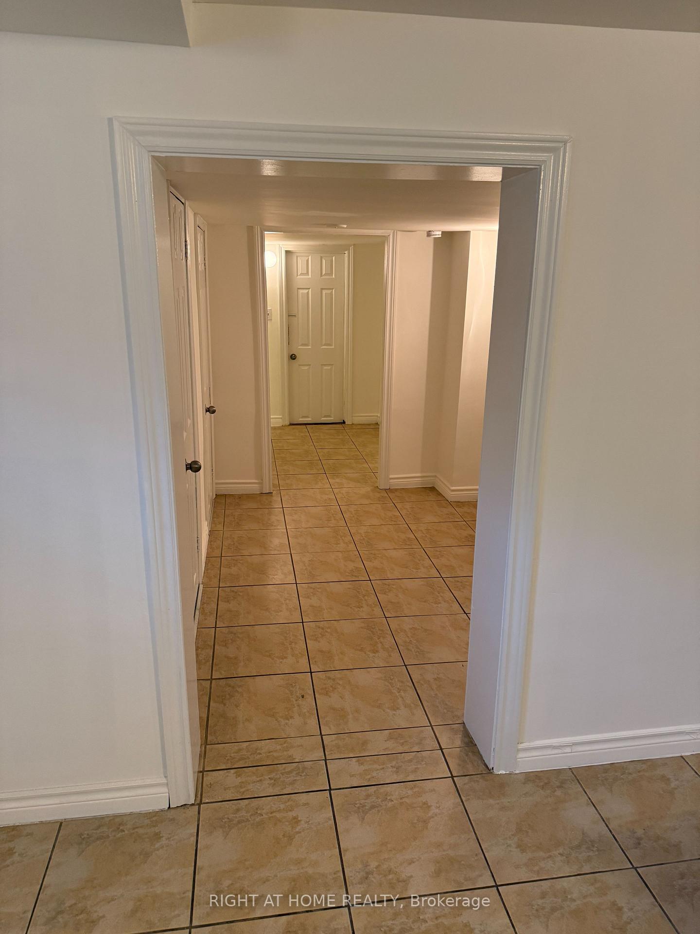 Photo 8 of 24 Morgan Avenue, Markham, Thornhill — HOMEH