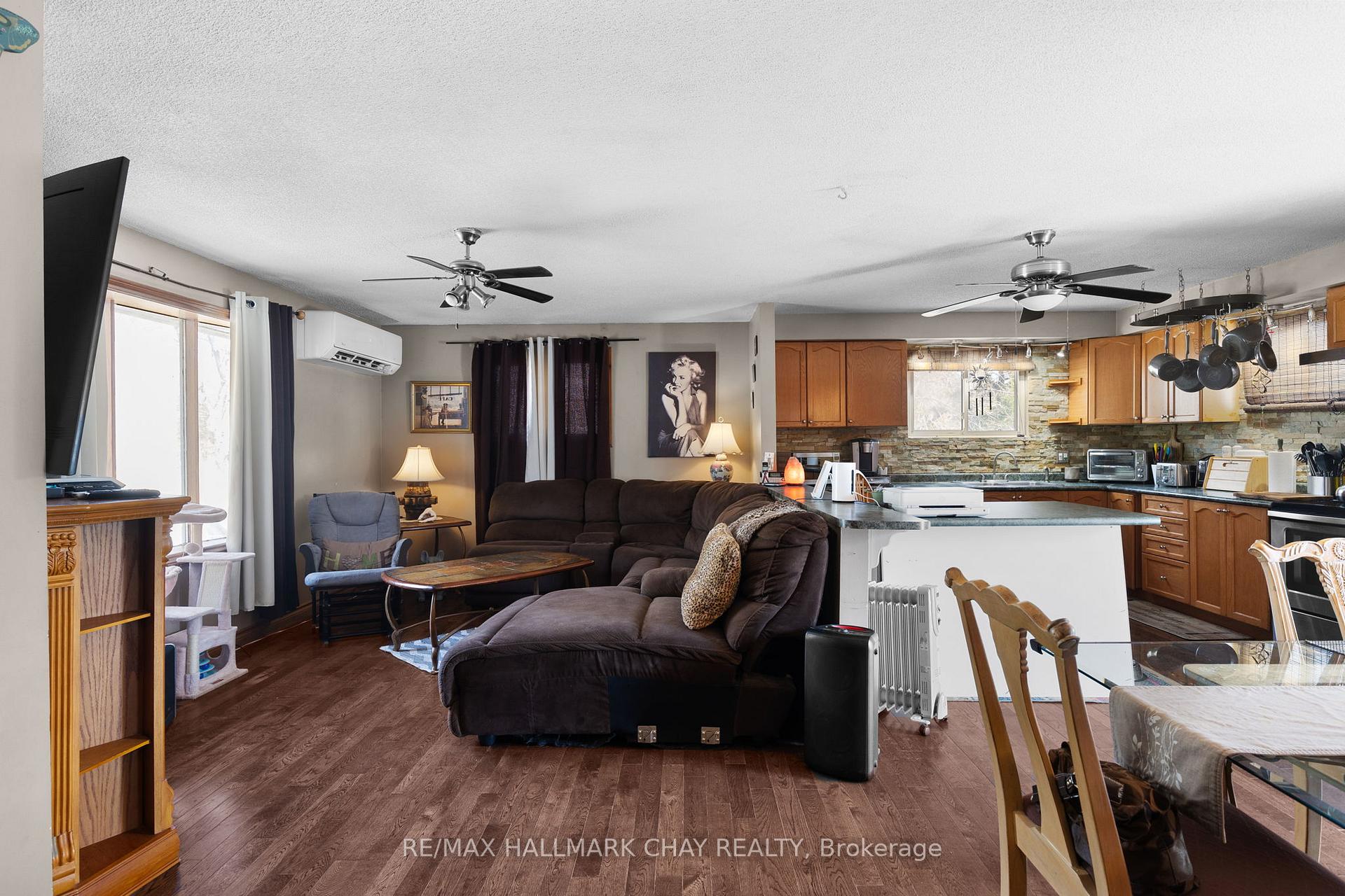 Photo 6 of 2121 Klondike Park Road, Wasaga Beach — HOMEH