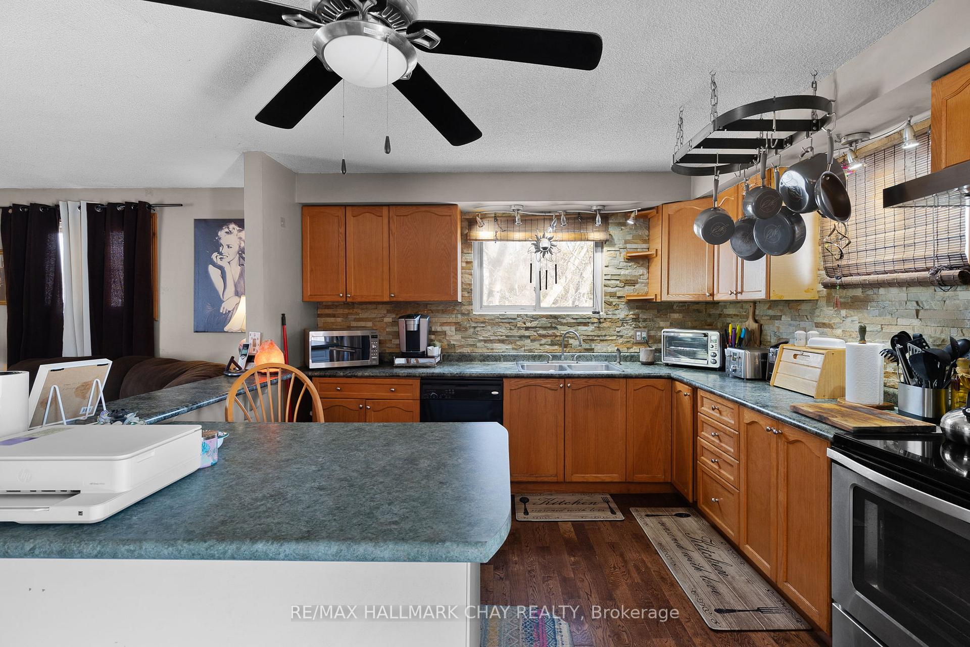 Photo 8 of 2121 Klondike Park Road, Wasaga Beach — HOMEH