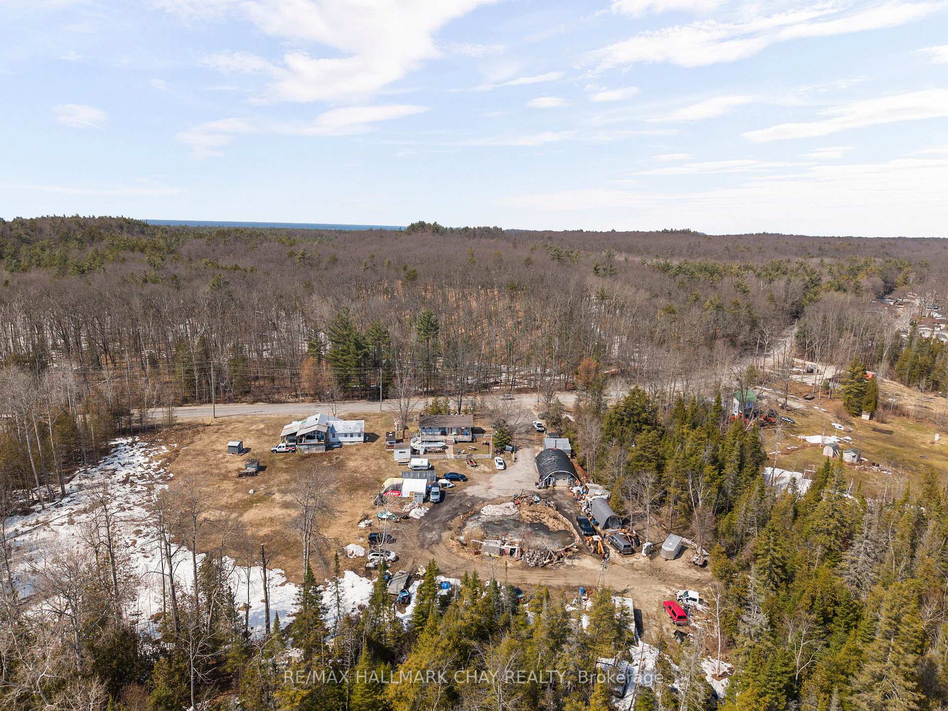 Photo 24 of 2121 Klondike Park Road, Wasaga Beach — HOMEH