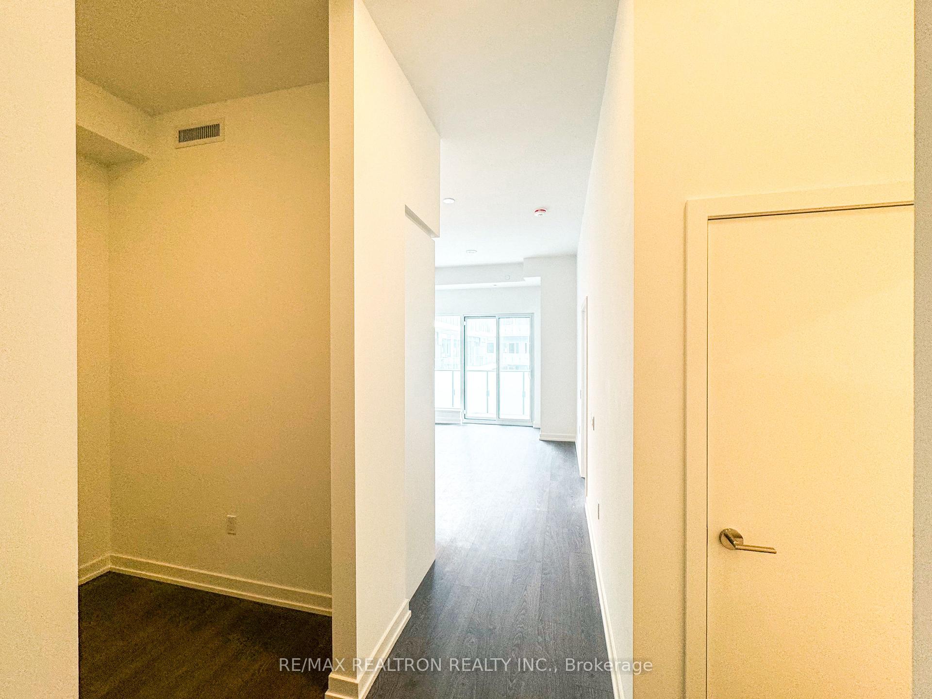 Photo 2 of Unit S802, 8 Olympic Garden Drive, North York, Newtonbrook East — HOMEH