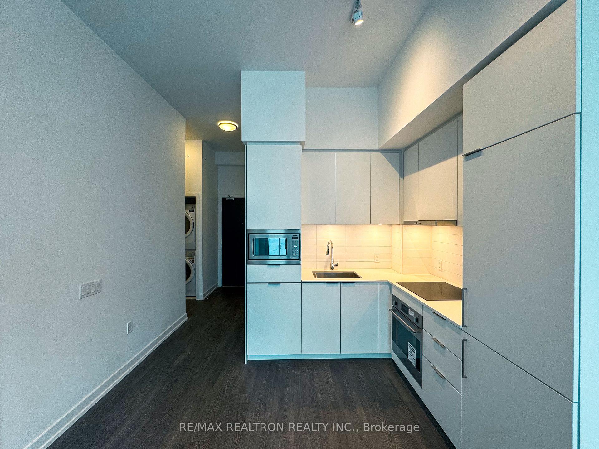 Photo 3 of Unit S802, 8 Olympic Garden Drive, North York, Newtonbrook East — HOMEH