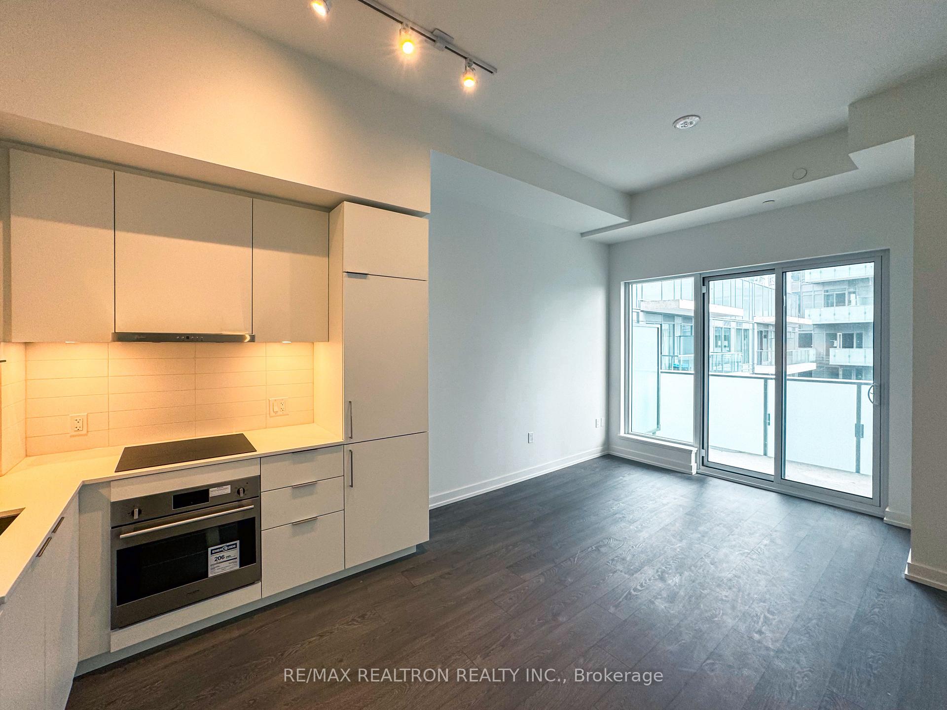 Photo 4 of Unit S802, 8 Olympic Garden Drive, North York, Newtonbrook East — HOMEH