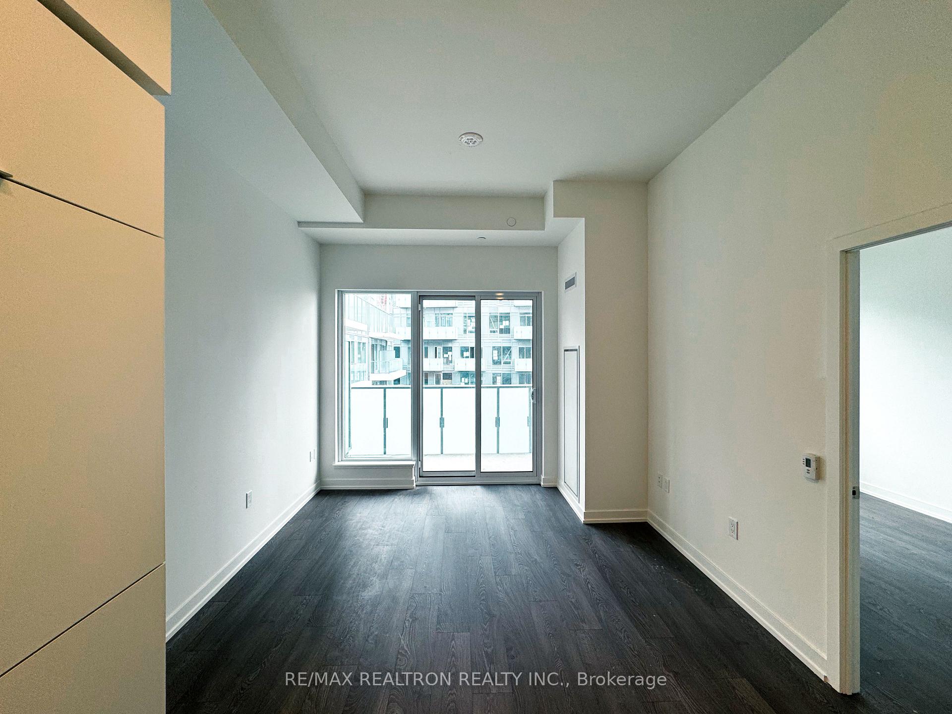 Photo 5 of Unit S802, 8 Olympic Garden Drive, North York, Newtonbrook East — HOMEH