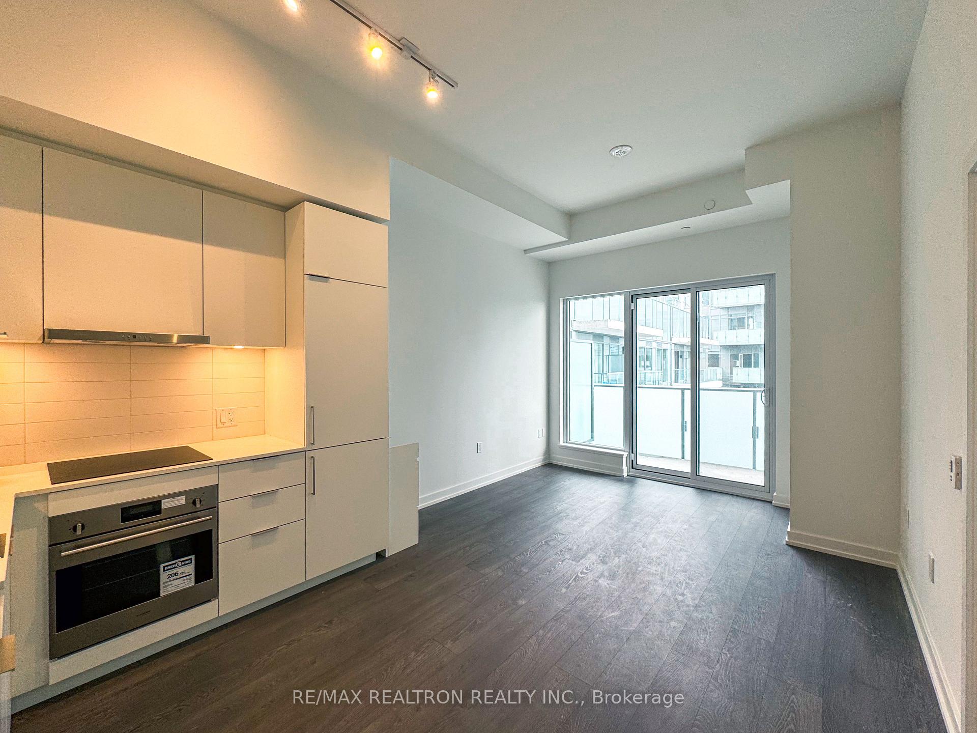Photo 6 of Unit S802, 8 Olympic Garden Drive, North York, Newtonbrook East — HOMEH