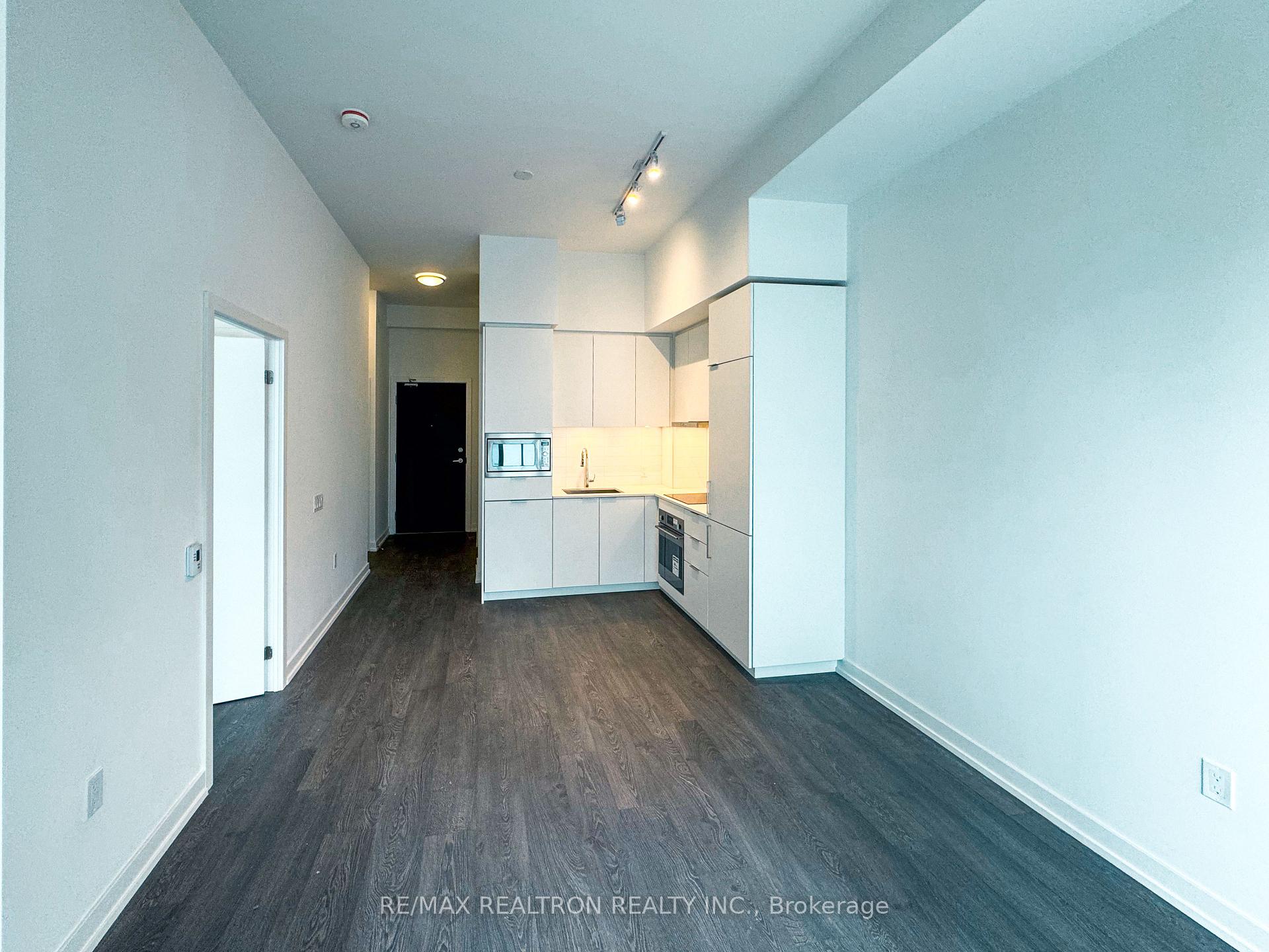 Photo 7 of Unit S802, 8 Olympic Garden Drive, North York, Newtonbrook East — HOMEH
