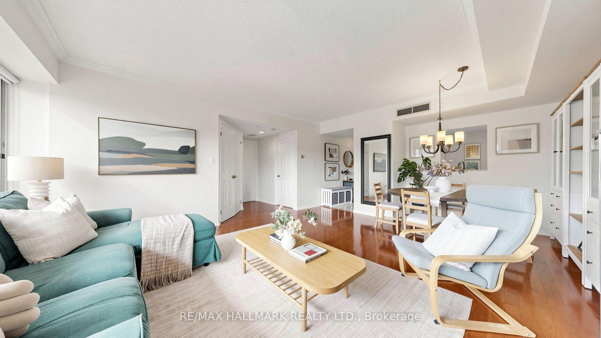 Photo 4 of 1818 Bayview Avenue, Toronto, Mount Pleasant East — HOMEH