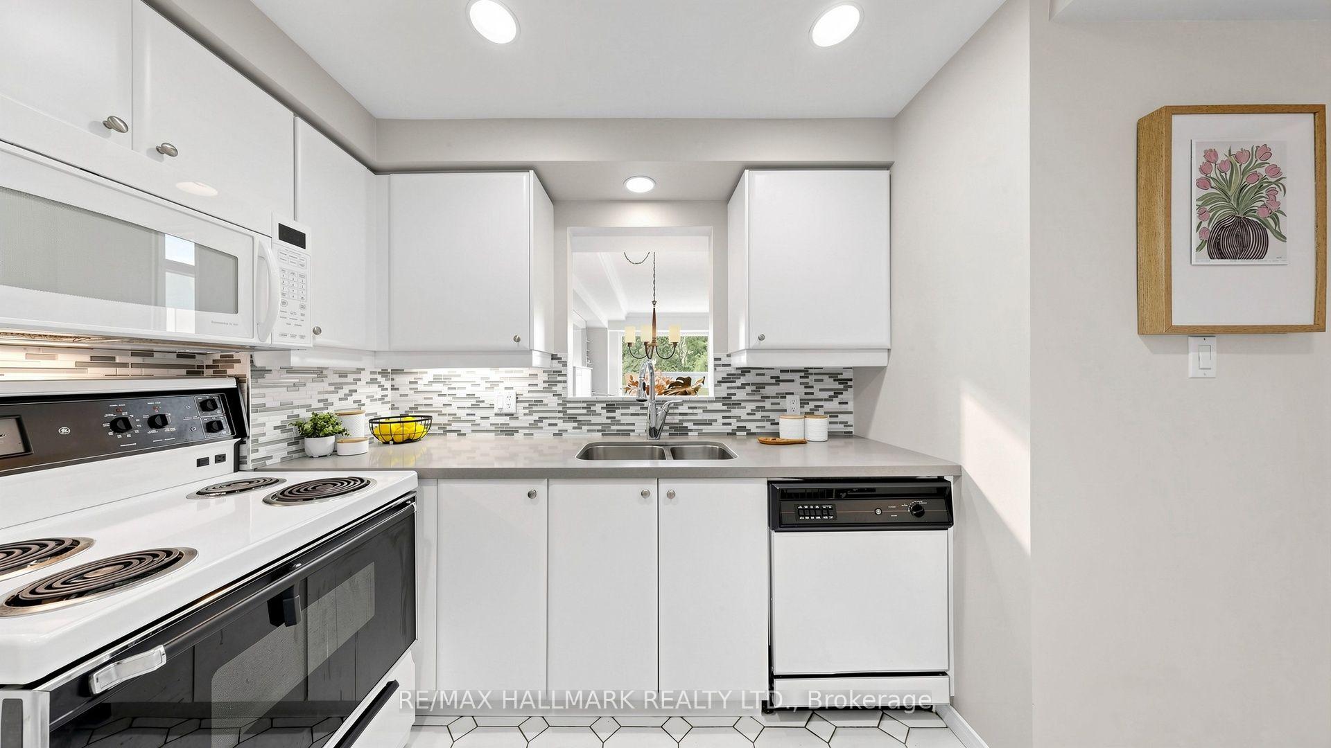 Photo 10 of 1818 Bayview Avenue, Toronto, Mount Pleasant East — HOMEH