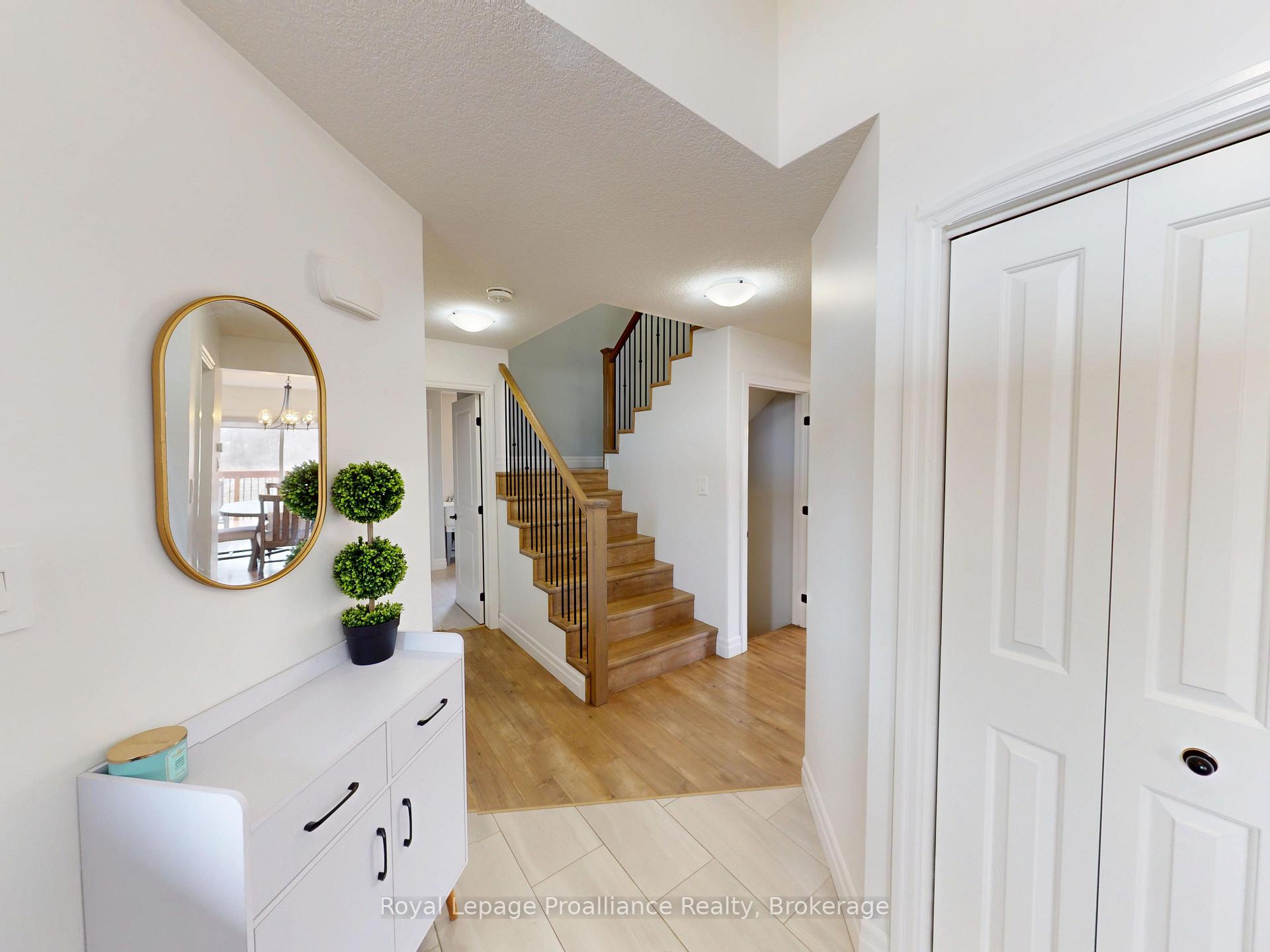 Photo 6 of 55 Lanark Drive, Belleville, Belleville Ward — HOMEH