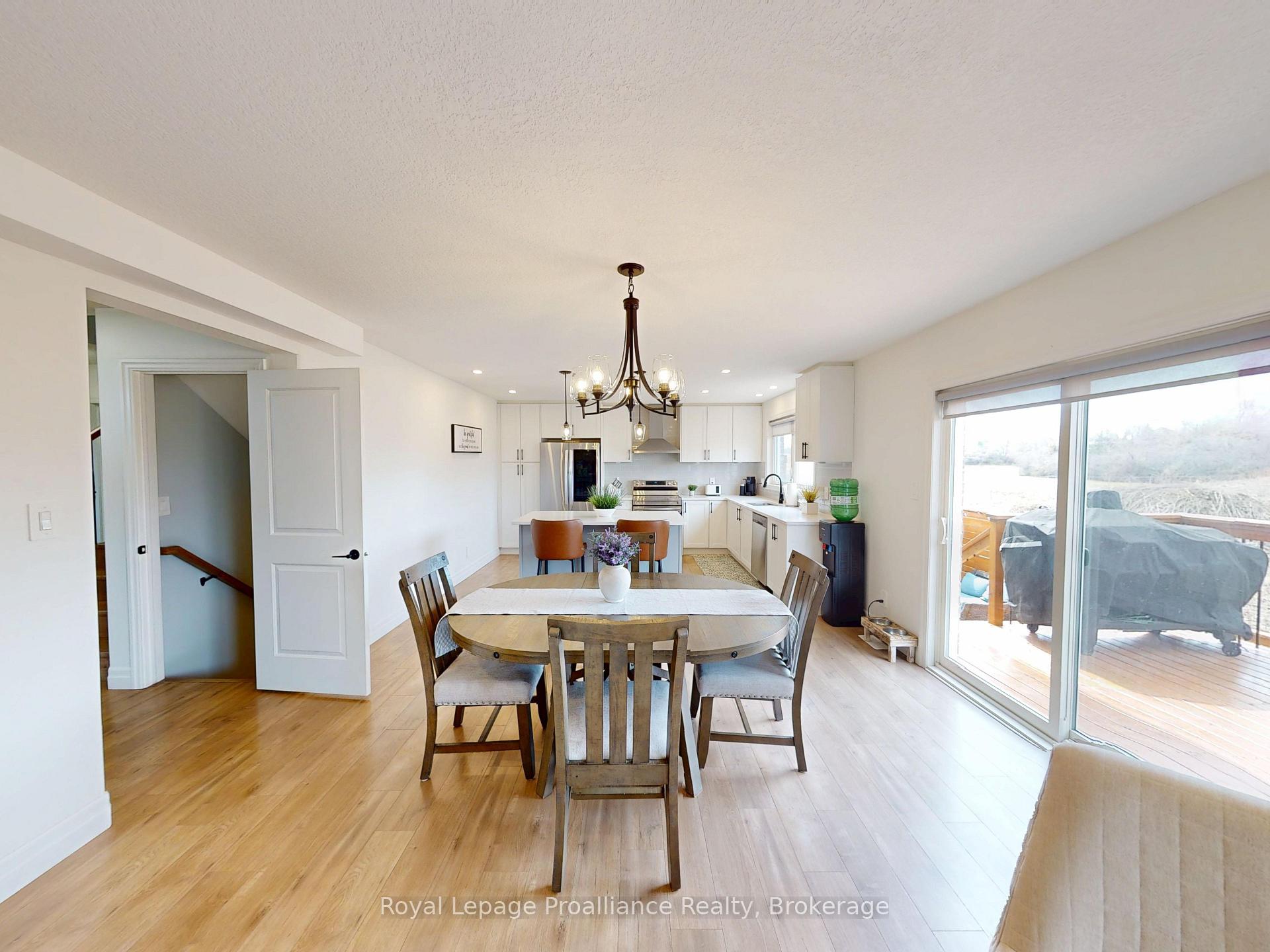 Photo 11 of 55 Lanark Drive, Belleville, Belleville Ward — HOMEH