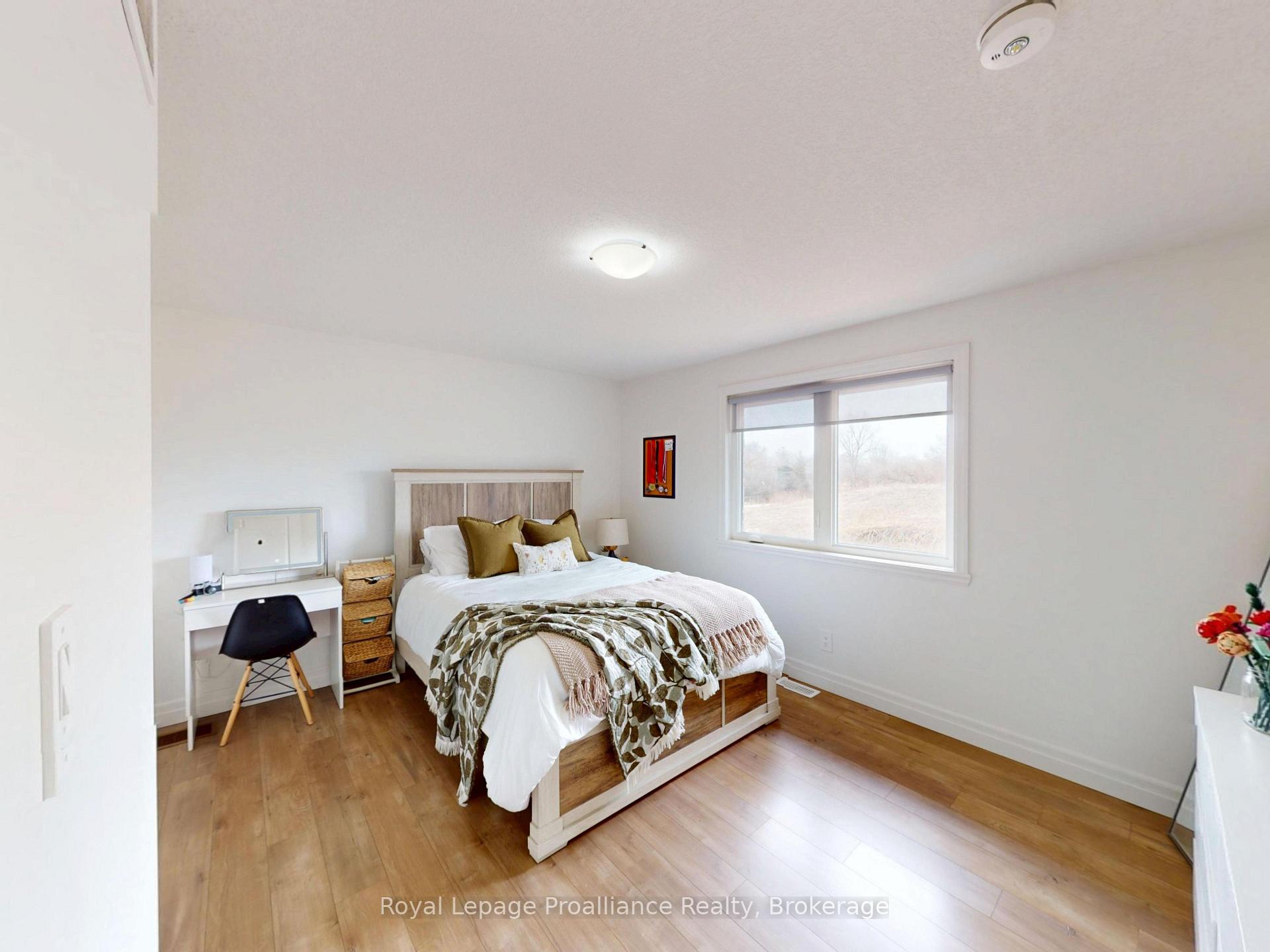 Photo 24 of 55 Lanark Drive, Belleville, Belleville Ward — HOMEH