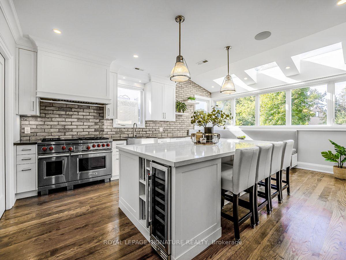 Photo 2 of 30 Broadleaf Road, North York, Banbury-Don Mills — HOMEH
