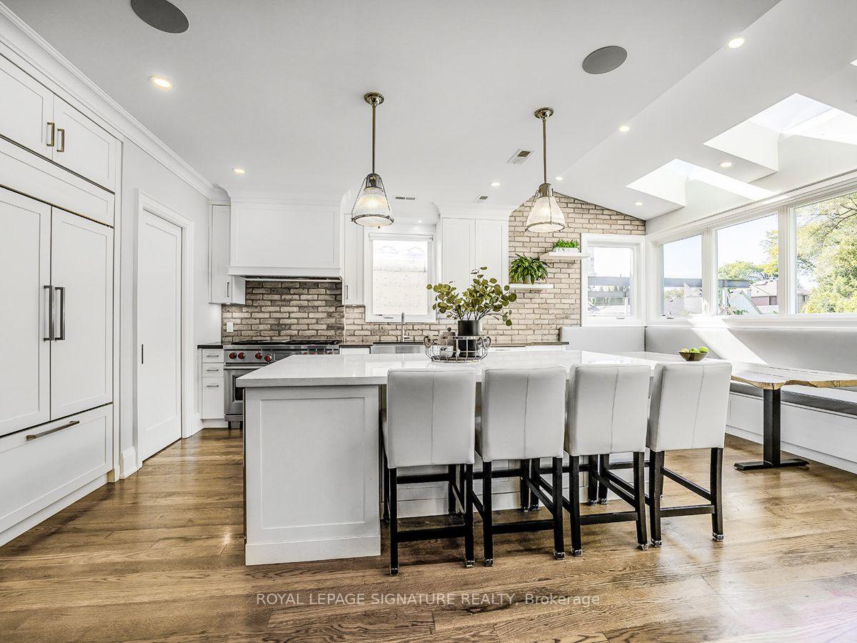 Photo 3 of 30 Broadleaf Road, North York, Banbury-Don Mills — HOMEH