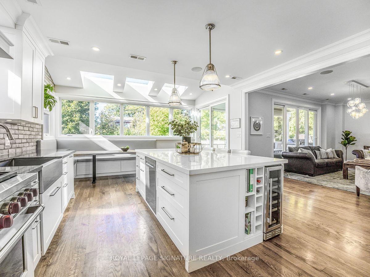 Photo 6 of 30 Broadleaf Road, North York, Banbury-Don Mills — HOMEH