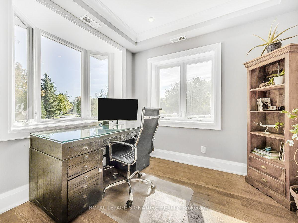 Photo 17 of 30 Broadleaf Road, North York, Banbury-Don Mills — HOMEH