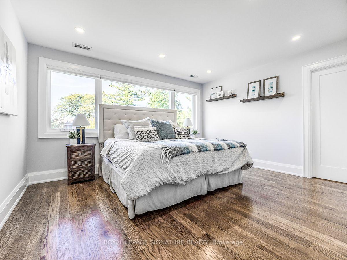 Photo 20 of 30 Broadleaf Road, North York, Banbury-Don Mills — HOMEH
