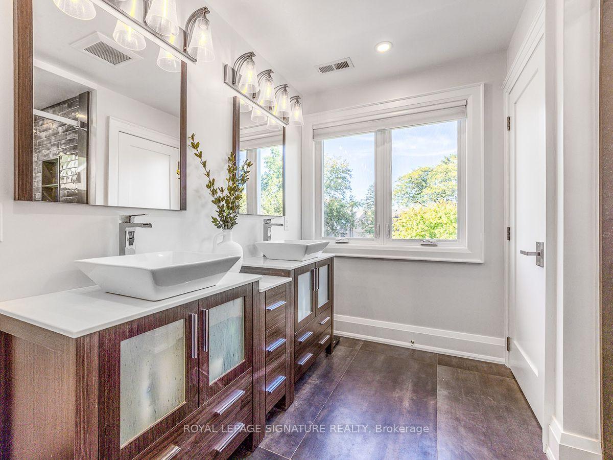 Photo 21 of 30 Broadleaf Road, North York, Banbury-Don Mills — HOMEH