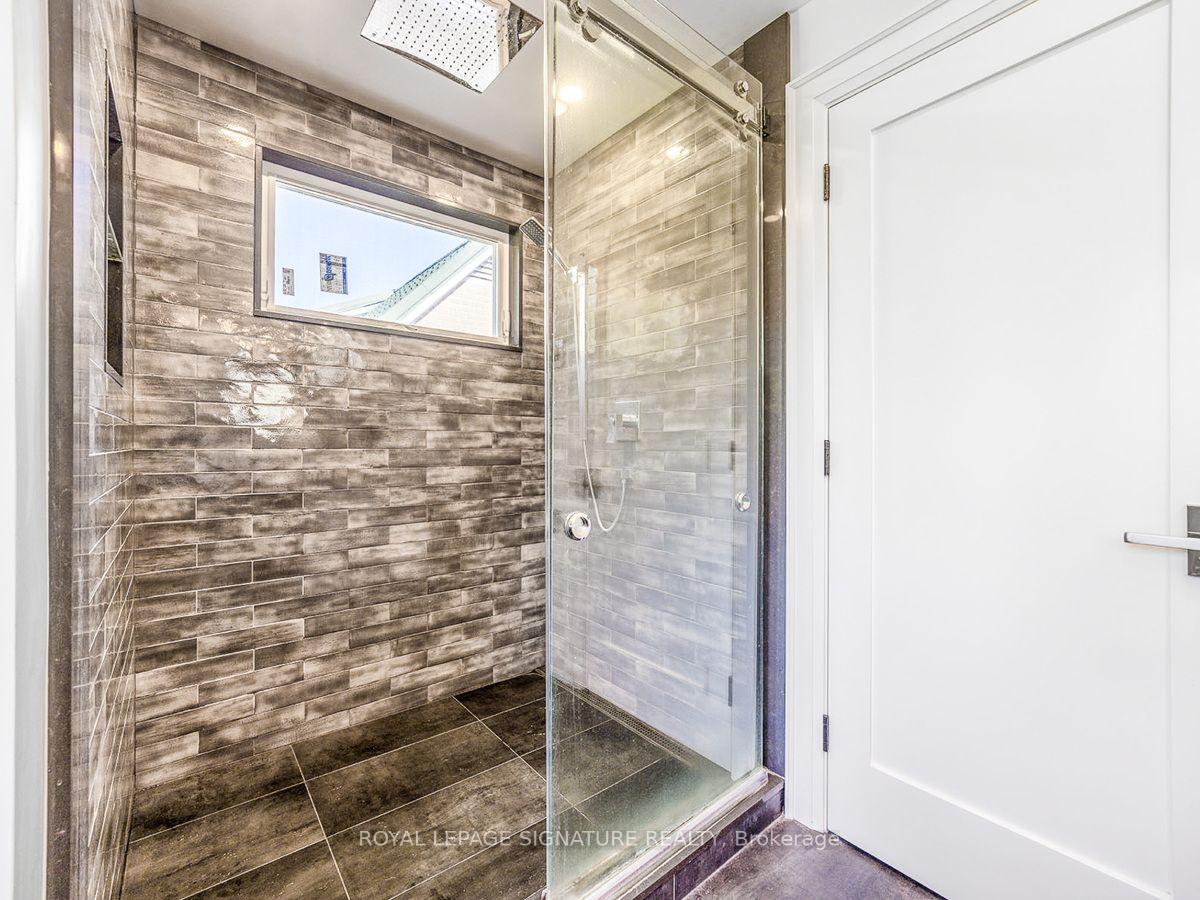 Photo 22 of 30 Broadleaf Road, North York, Banbury-Don Mills — HOMEH