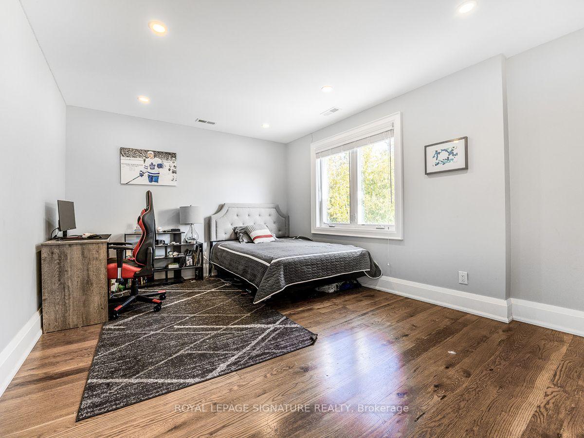 Photo 26 of 30 Broadleaf Road, North York, Banbury-Don Mills — HOMEH
