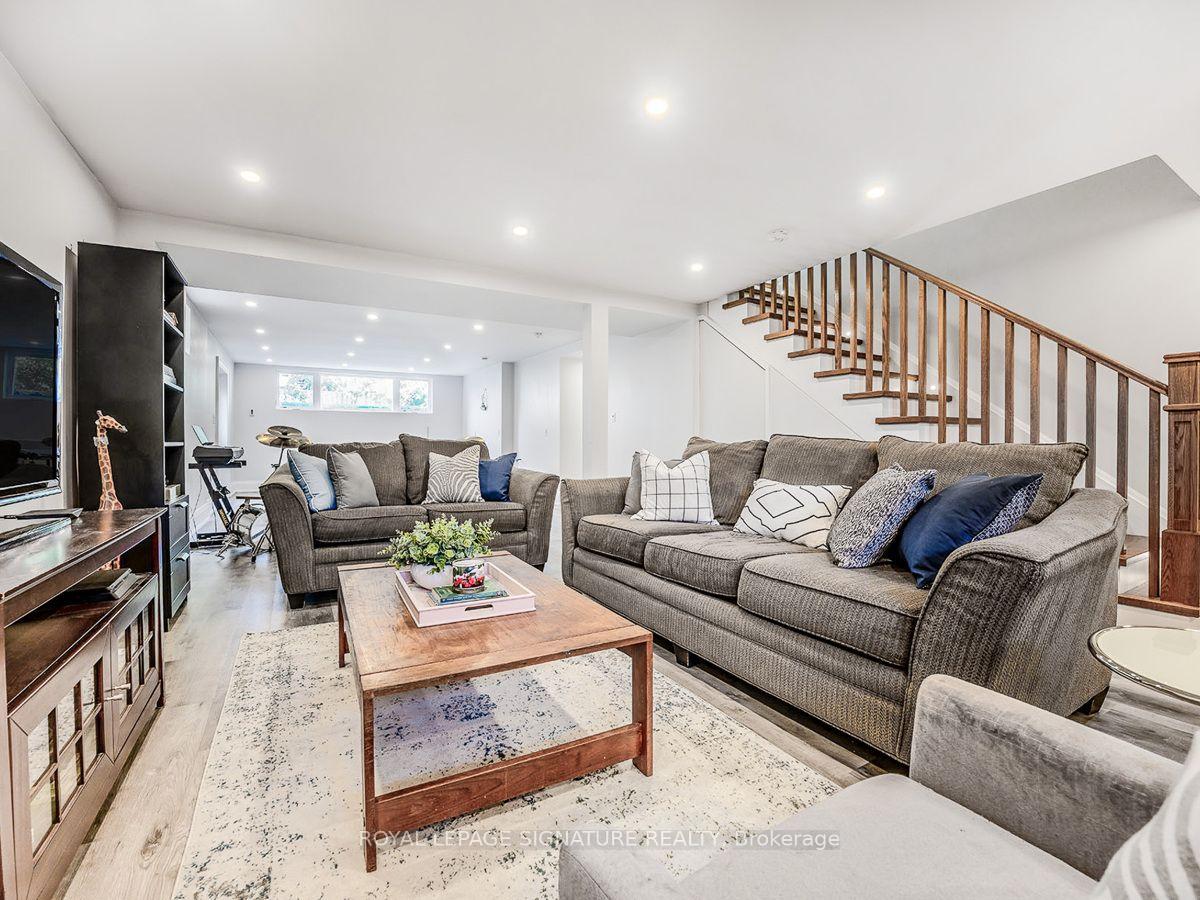 Photo 31 of 30 Broadleaf Road, North York, Banbury-Don Mills — HOMEH