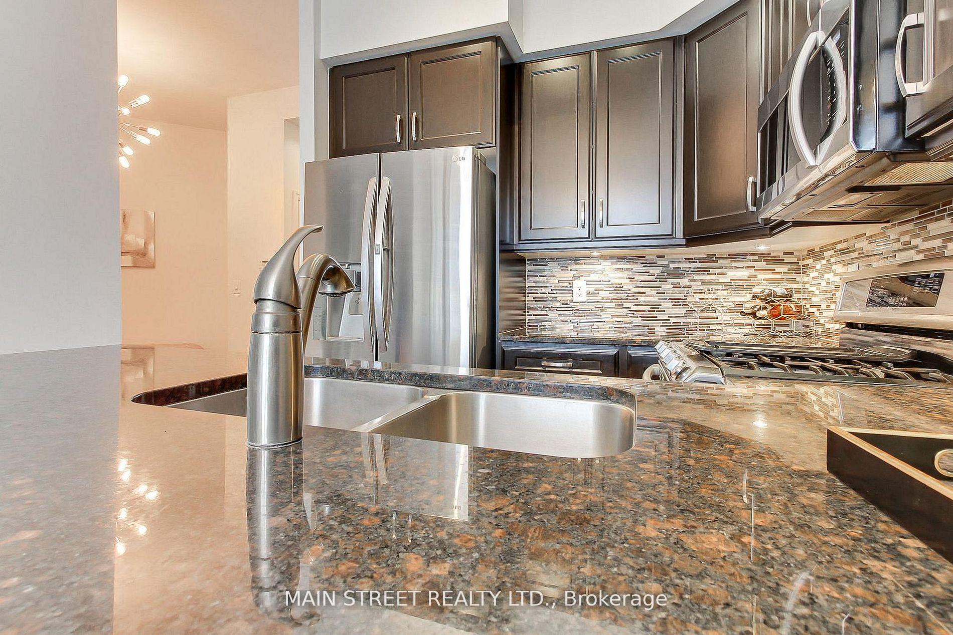 Photo 16 of Unit 619, 111 Civic Square Gate E, Aurora, Bayview Wellington — HOMEH