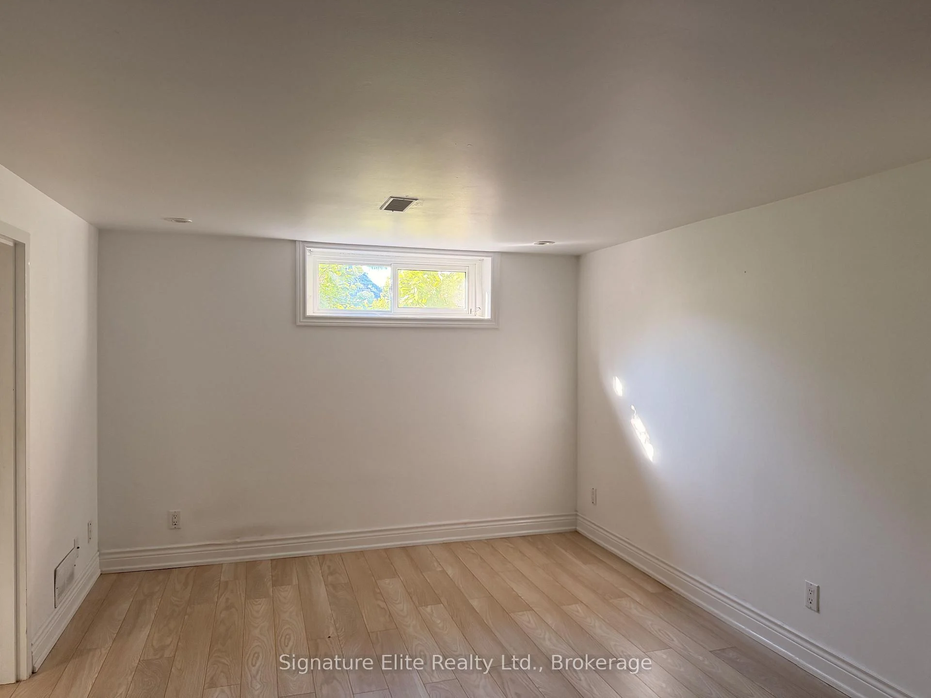 Photo 3 of Unit Lower, 230 Clonmore Drive, Scarborough, Birchcliffe-Cliffside — HOMEH