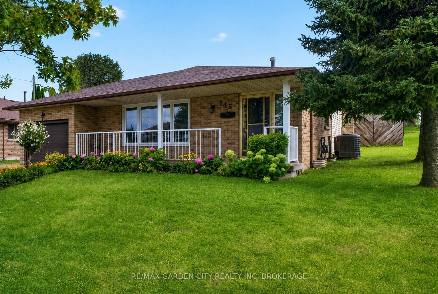 Photo 3 of 145 Adis Avenue, Hamilton, Gurnett — HOMEH