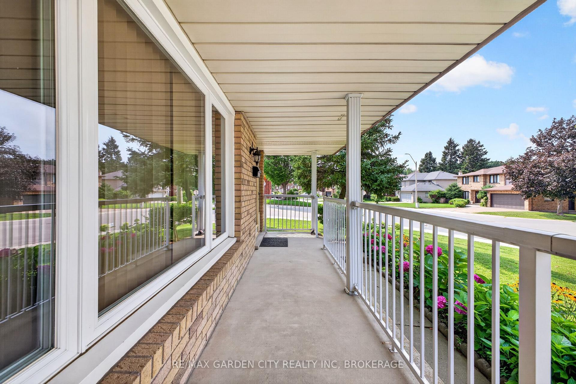 Photo 4 of 145 Adis Avenue, Hamilton, Gurnett — HOMEH