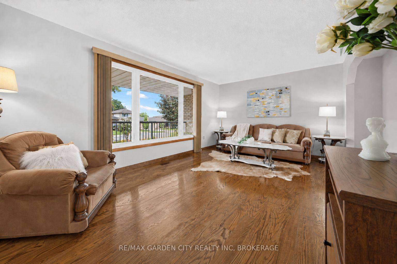 Photo 7 of 145 Adis Avenue, Hamilton, Gurnett — HOMEH