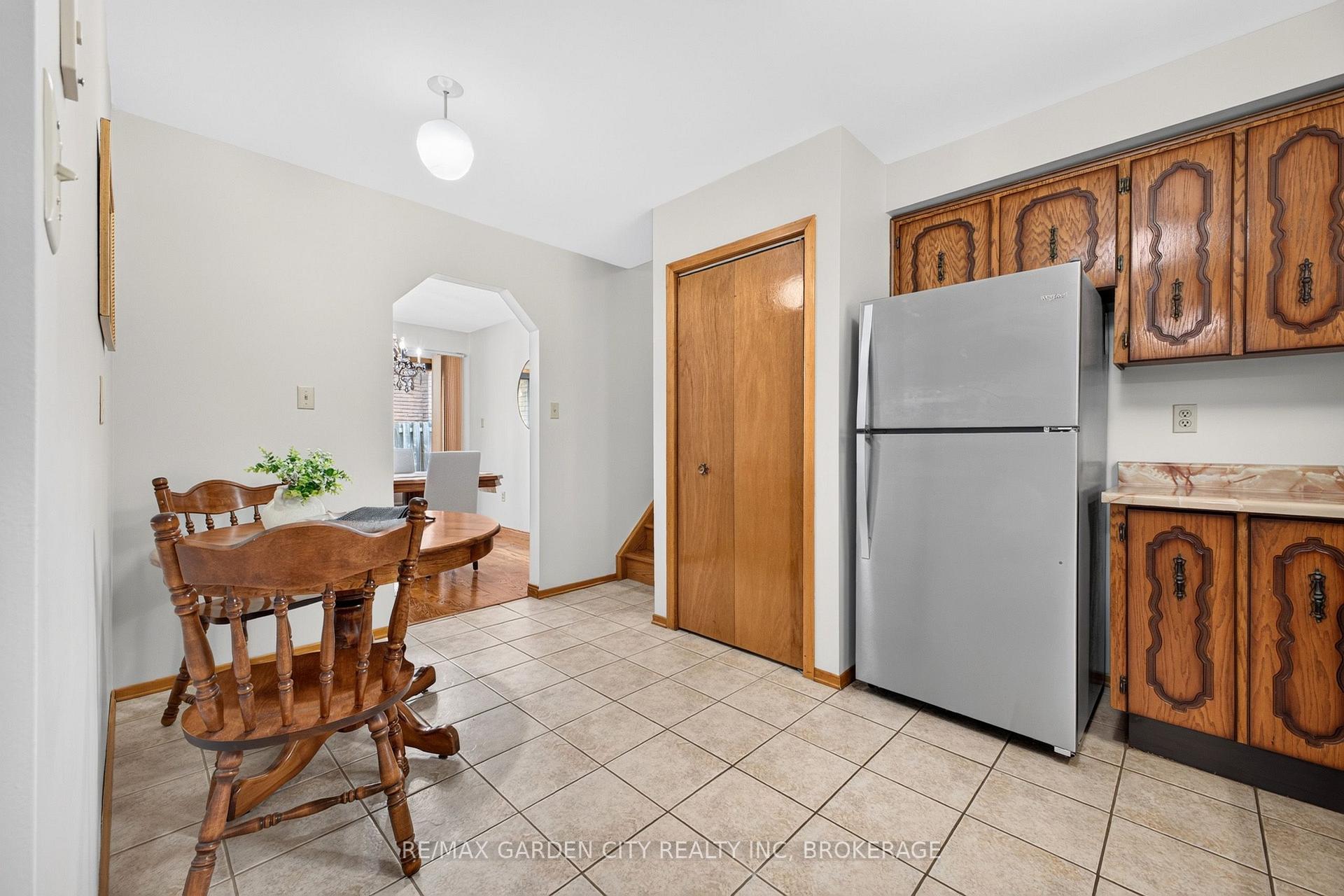 Photo 13 of 145 Adis Avenue, Hamilton, Gurnett — HOMEH