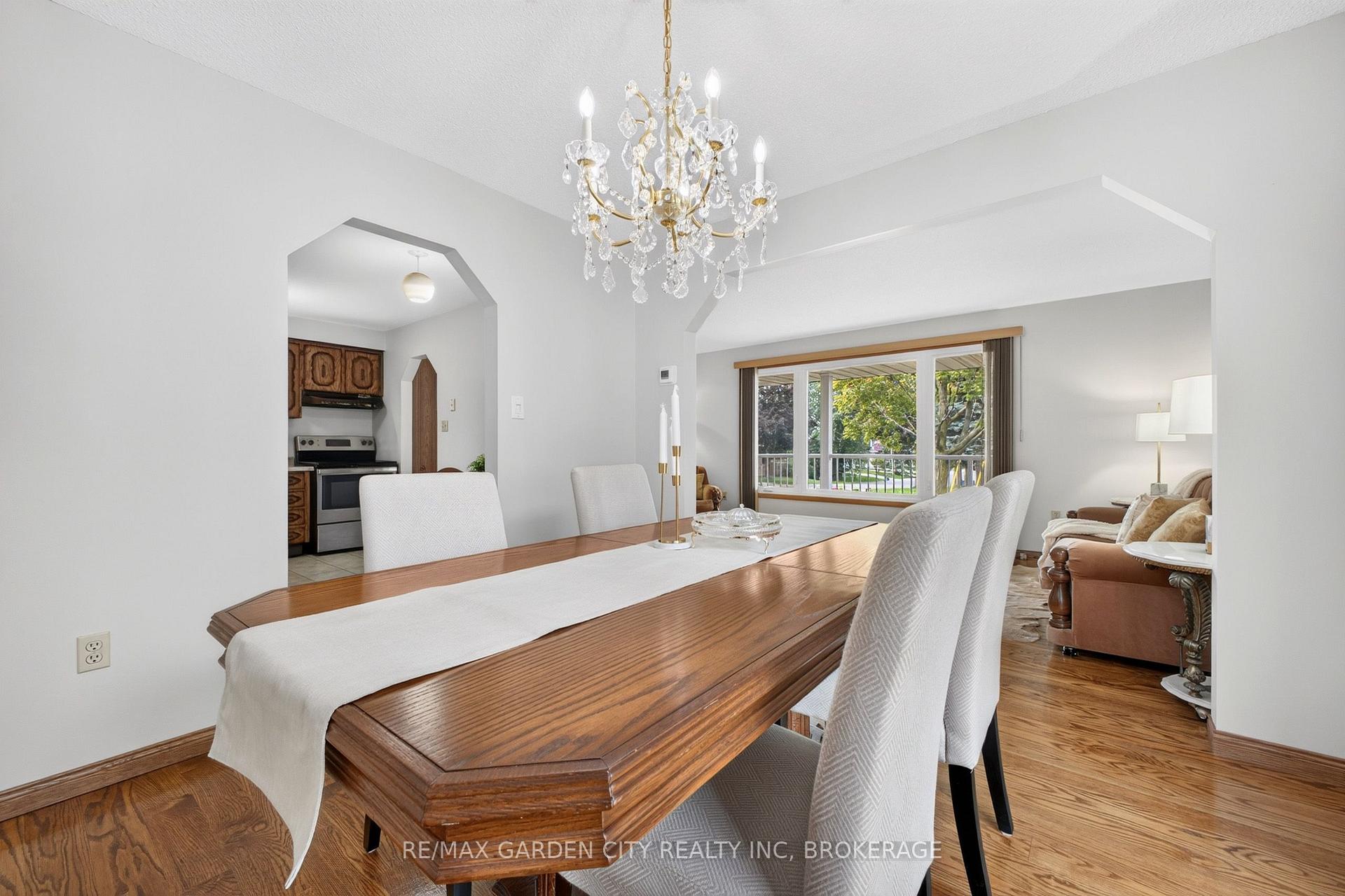 Photo 16 of 145 Adis Avenue, Hamilton, Gurnett — HOMEH