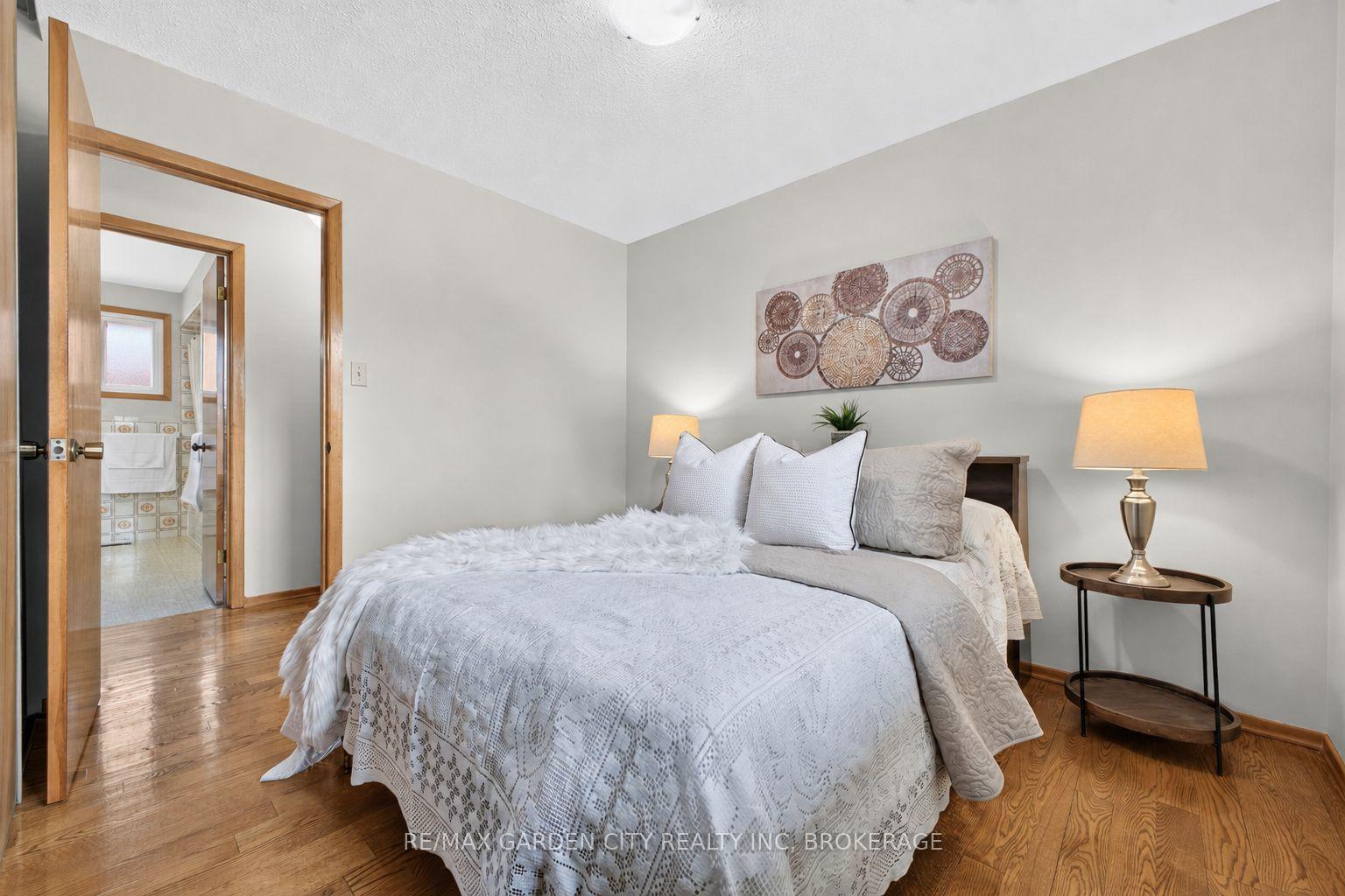 Photo 22 of 145 Adis Avenue, Hamilton, Gurnett — HOMEH
