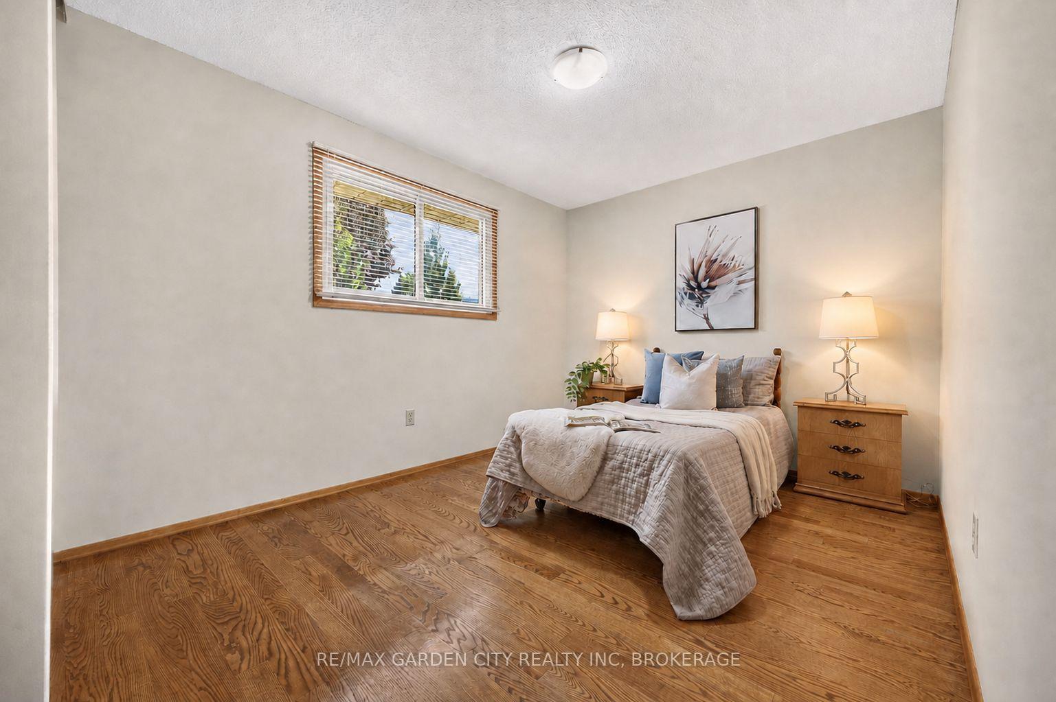 Photo 25 of 145 Adis Avenue, Hamilton, Gurnett — HOMEH