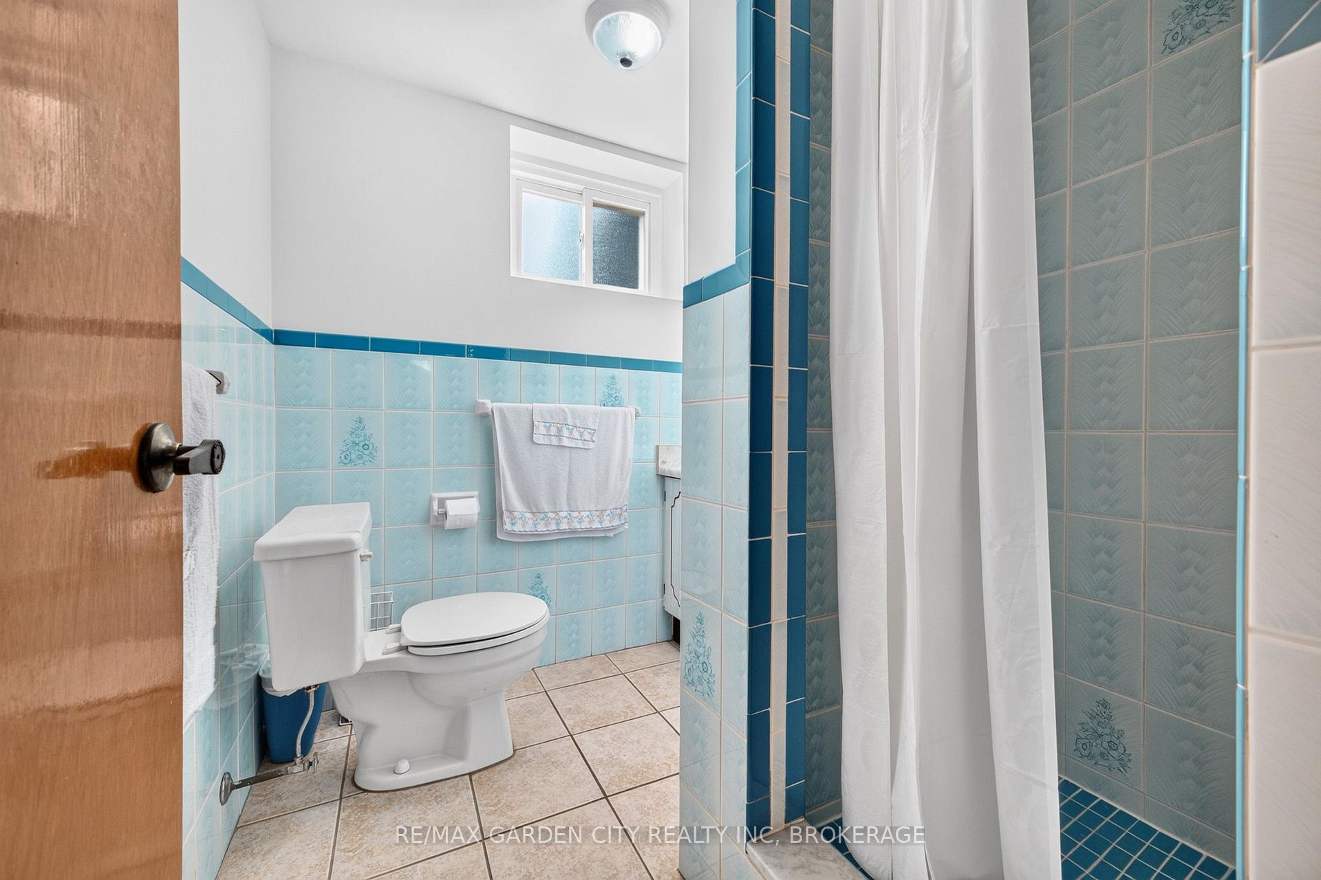 Photo 26 of 145 Adis Avenue, Hamilton, Gurnett — HOMEH