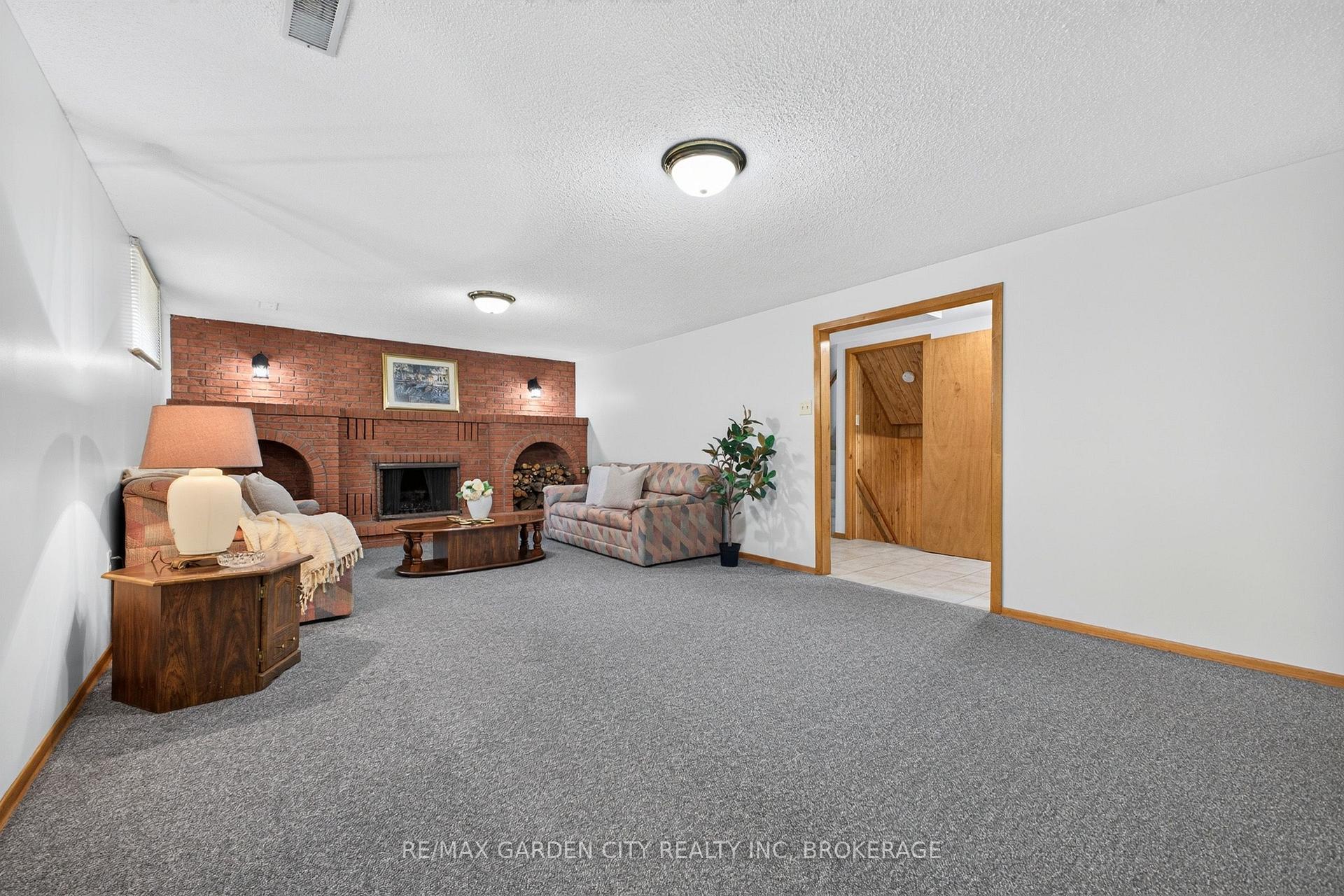 Photo 29 of 145 Adis Avenue, Hamilton, Gurnett — HOMEH