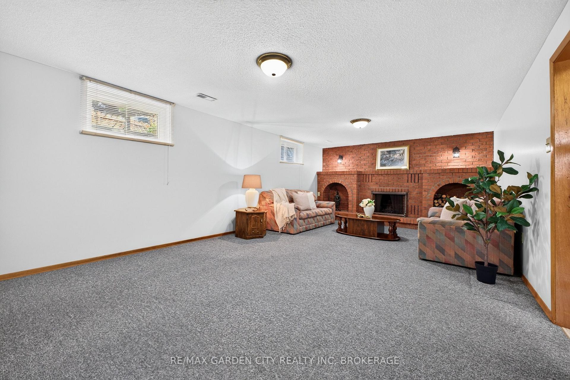 Photo 30 of 145 Adis Avenue, Hamilton, Gurnett — HOMEH