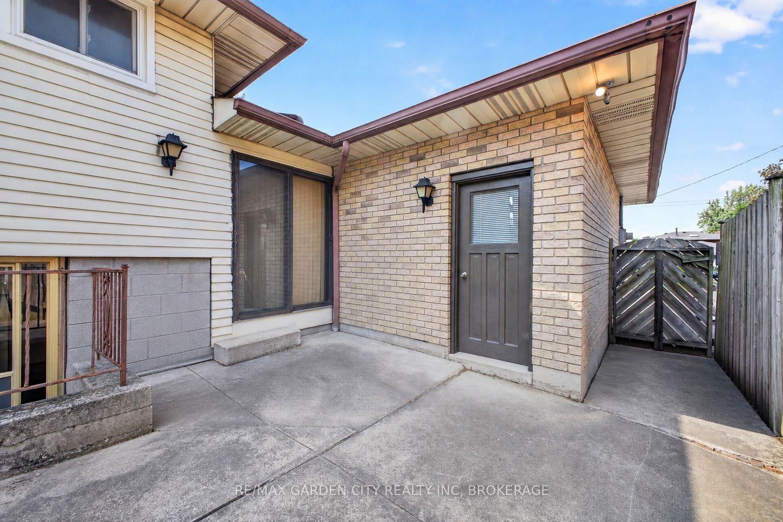 Photo 39 of 145 Adis Avenue, Hamilton, Gurnett — HOMEH