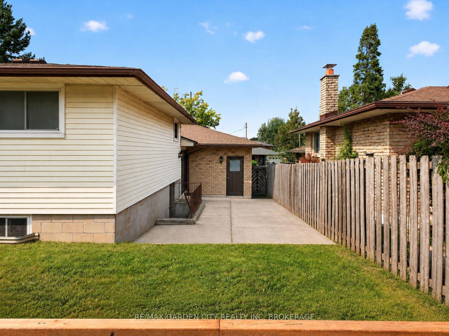 Photo 40 of 145 Adis Avenue, Hamilton, Gurnett — HOMEH