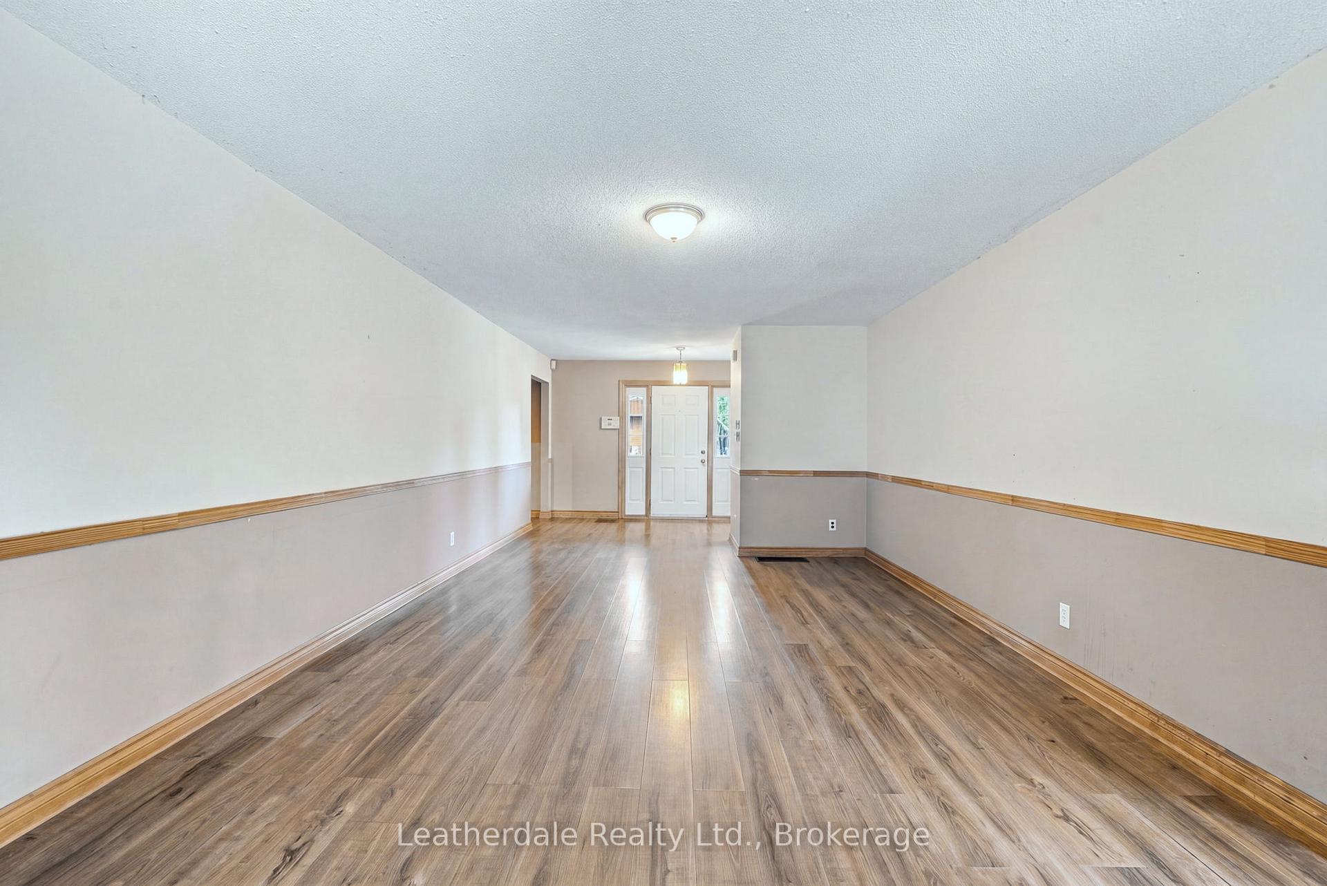 Photo 4 of 336 Forest Avenue N, Orillia — HOMEH