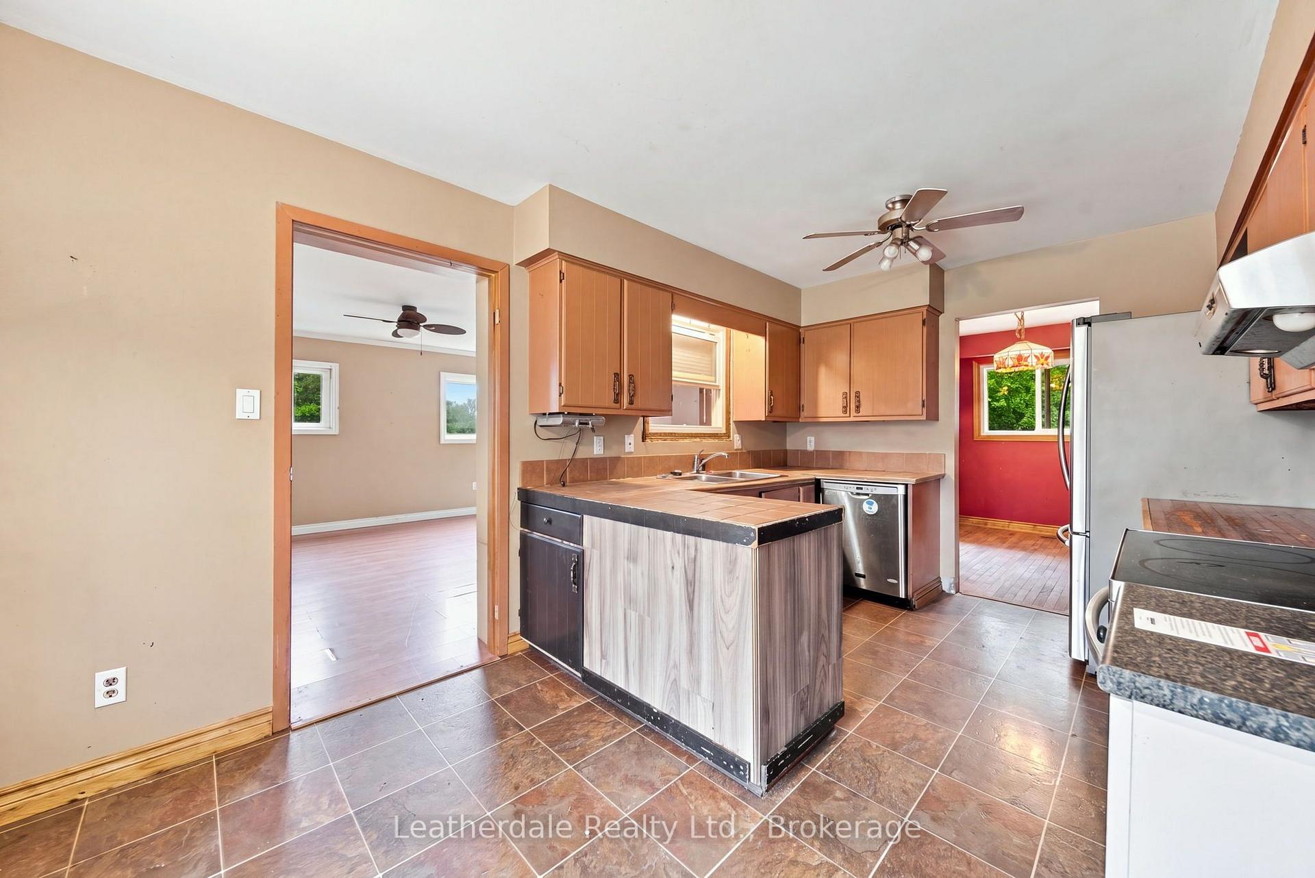 Photo 5 of 336 Forest Avenue N, Orillia — HOMEH