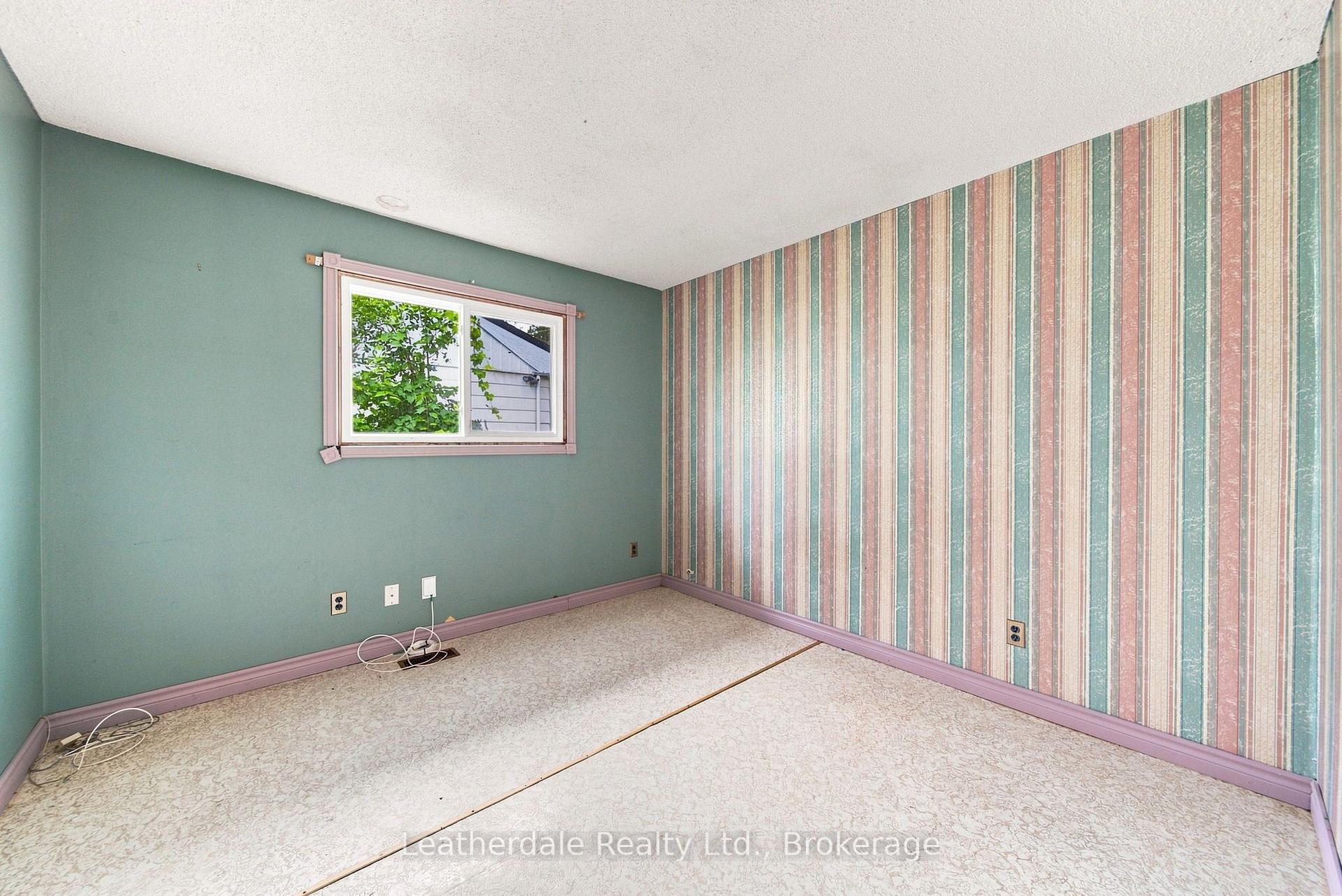 Photo 13 of 336 Forest Avenue N, Orillia — HOMEH