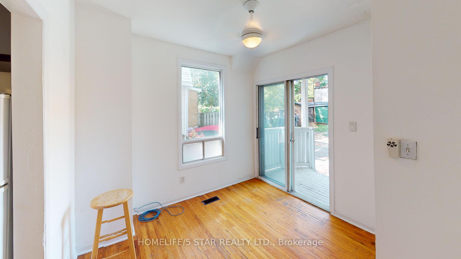 Photo 6 of Unit Apt 1, 285 Salem Avenue, Toronto, Dovercourt-Wallace Emerson-Junction — HOMEH