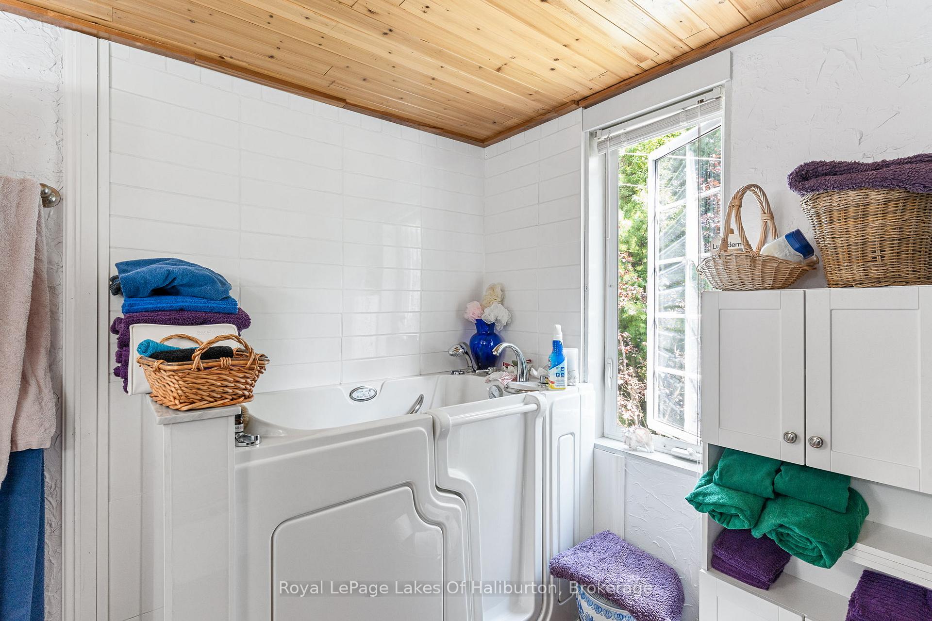 Photo 25 of 1049 Ninatigo Lane, Algonquin Highlands, Stanhope — HOMEH