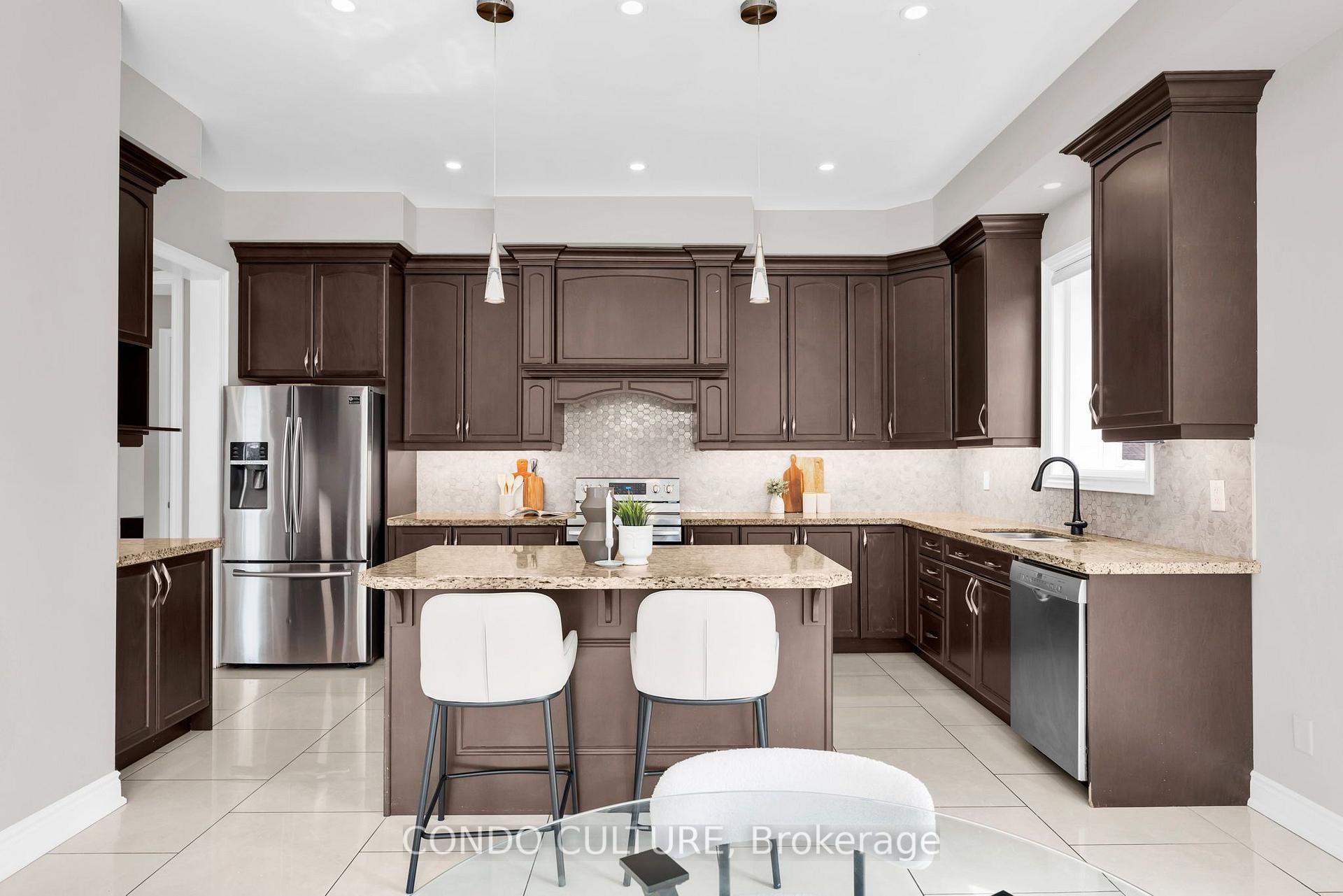 Photo 14 of 23 Martin Byrne Drive, Brampton, Toronto Gore Rural Estate — HOMEH