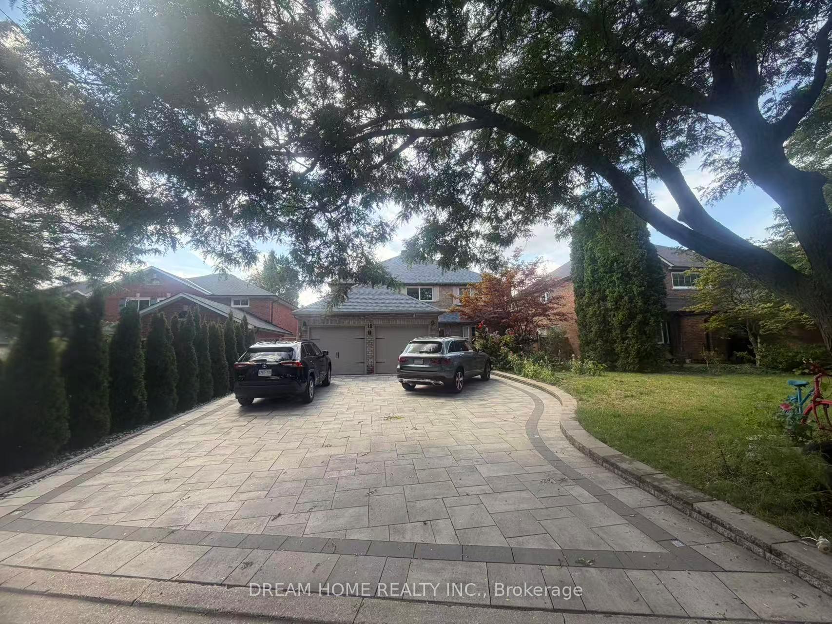 Photo of 16 Brooklyn Crescent W