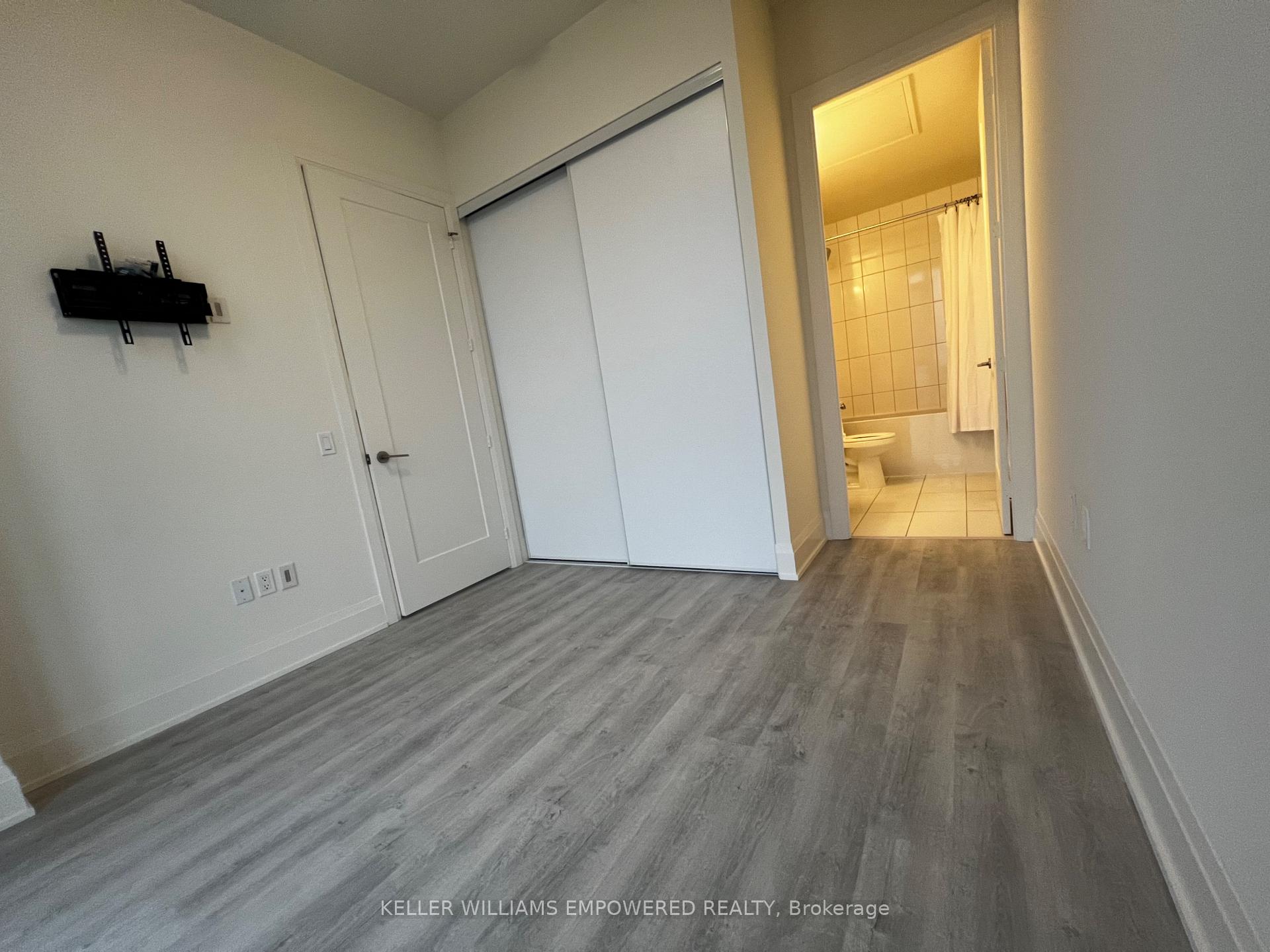 Photo 6 of Unit 701, 9000 Jane Street, Vaughan, Concord — HOMEH