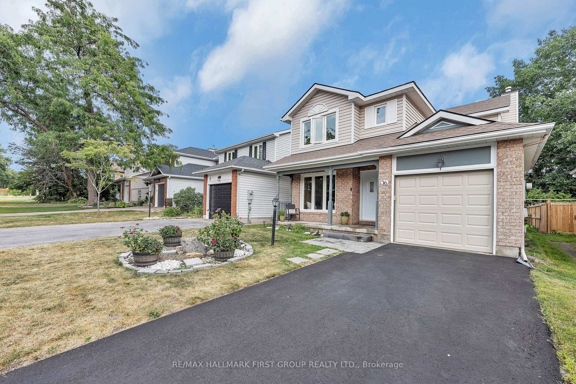 Photo 1 of 16 Hawley Crescent, Ottawa, Kanata - Bridlewood — HOMEH